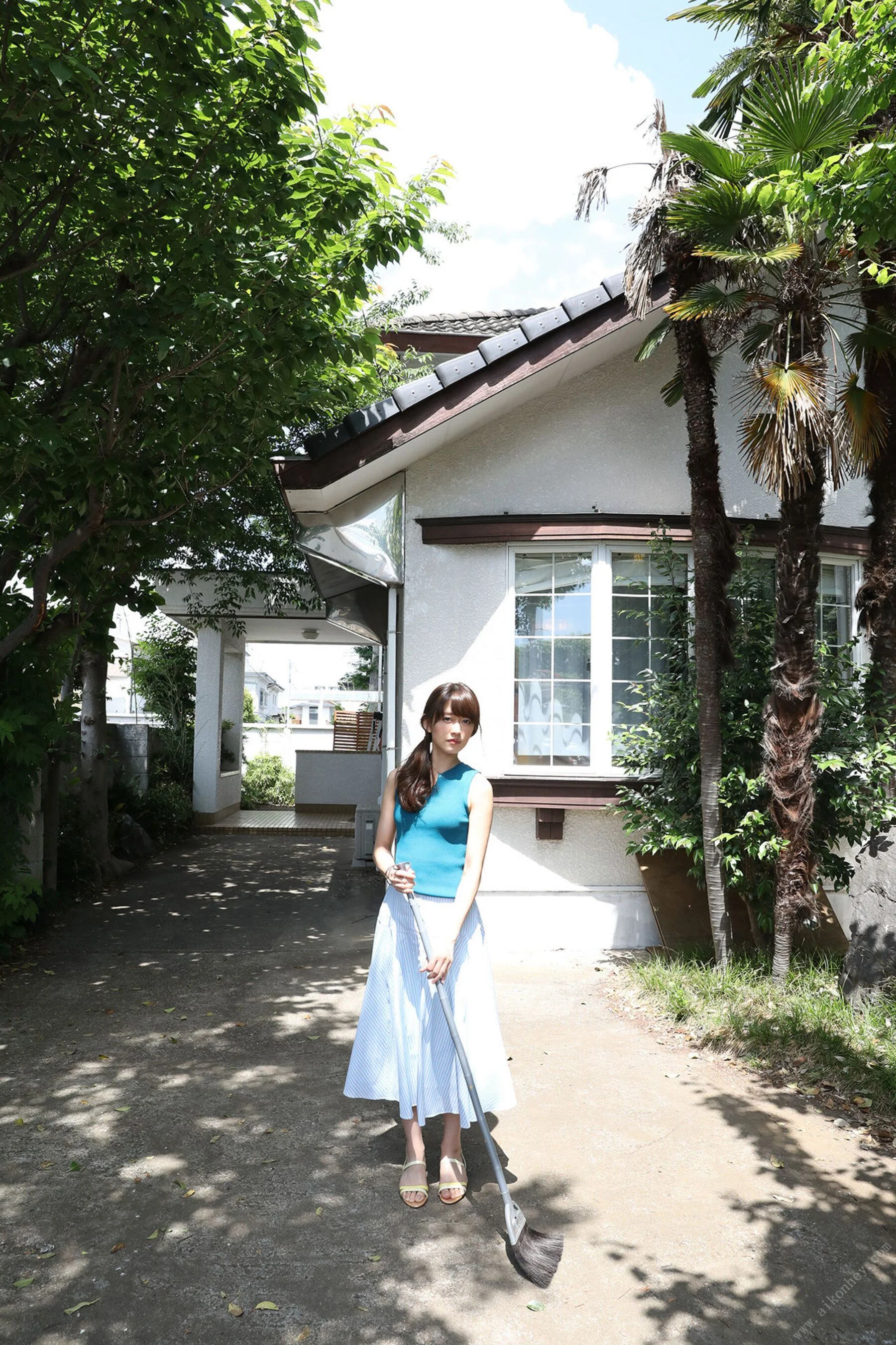 希岛爱理《おかえりなさい未熟妻》 - Photo 2