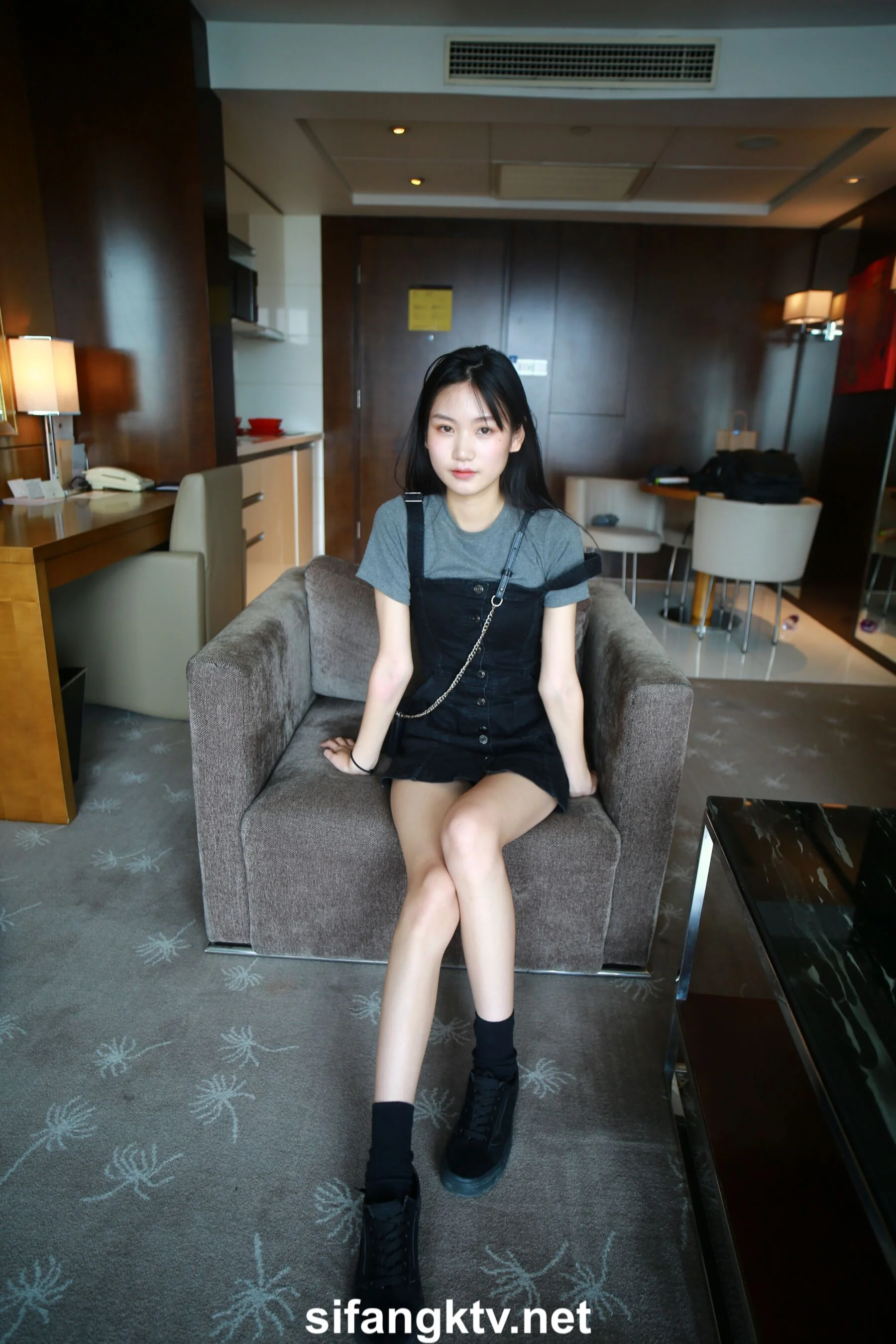 国模亦菲大尺度人体私拍套图 - Photo 58