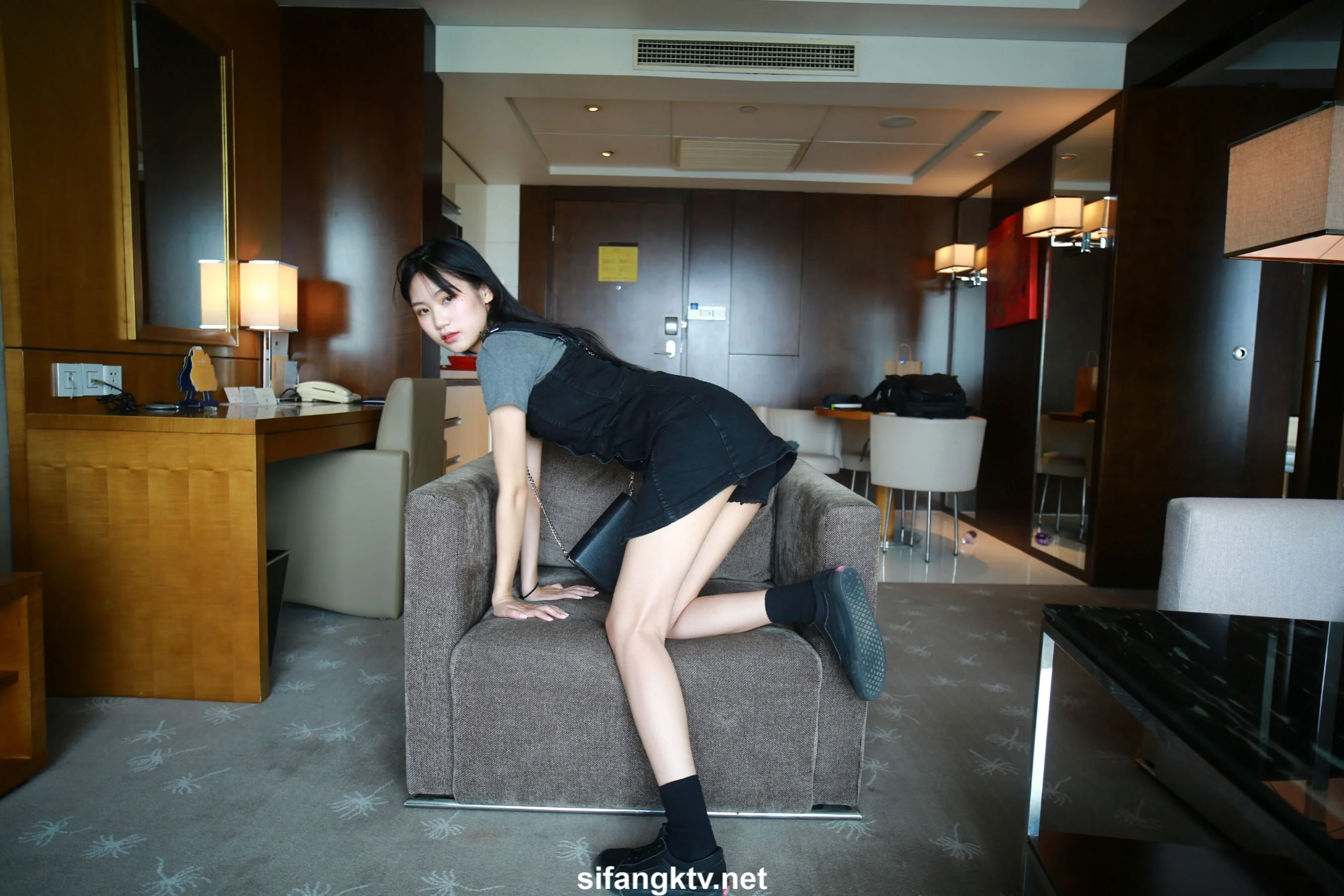 国模亦菲大尺度人体私拍套图 - Photo 75