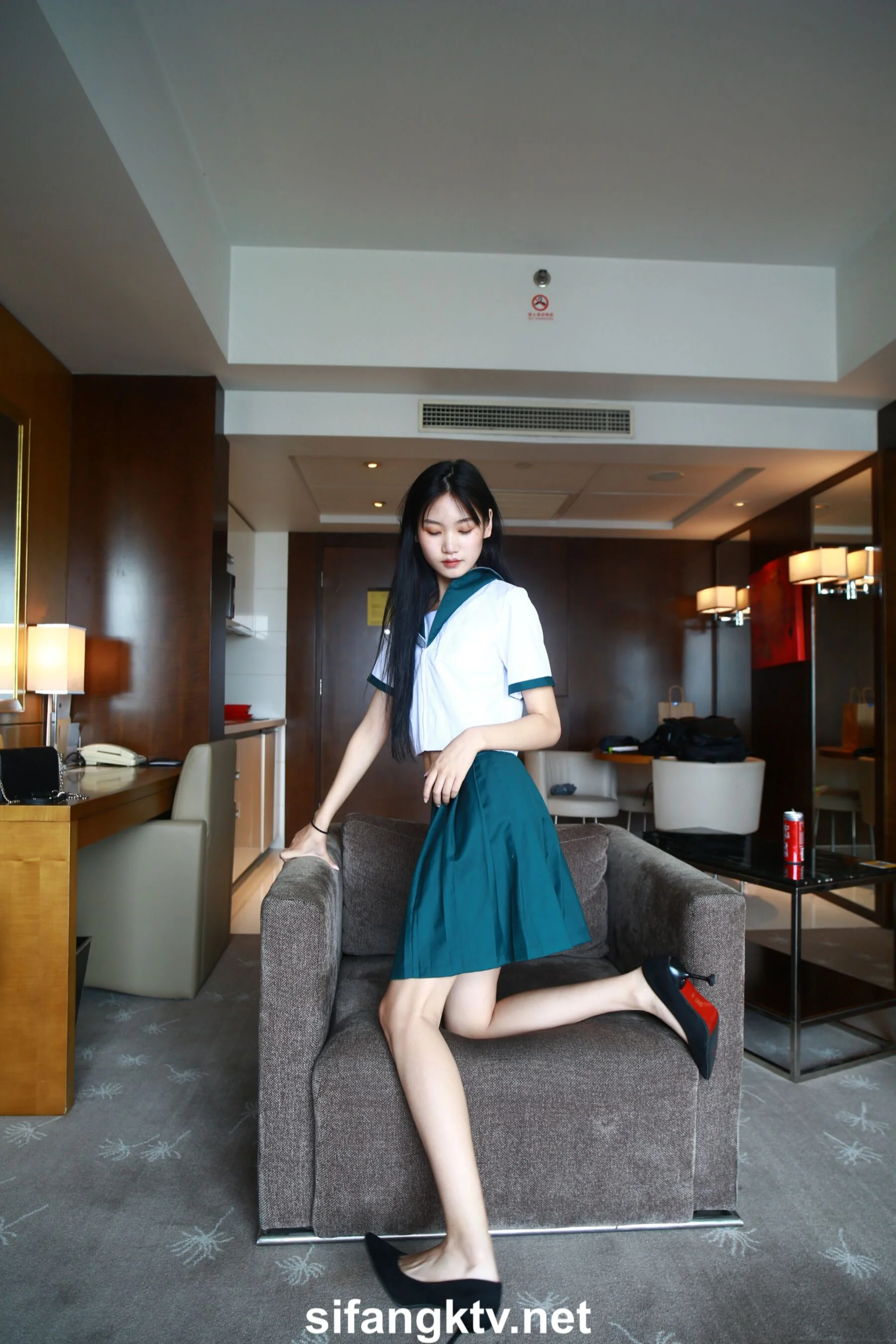 国模亦菲大尺度人体私拍套图 - Photo 583