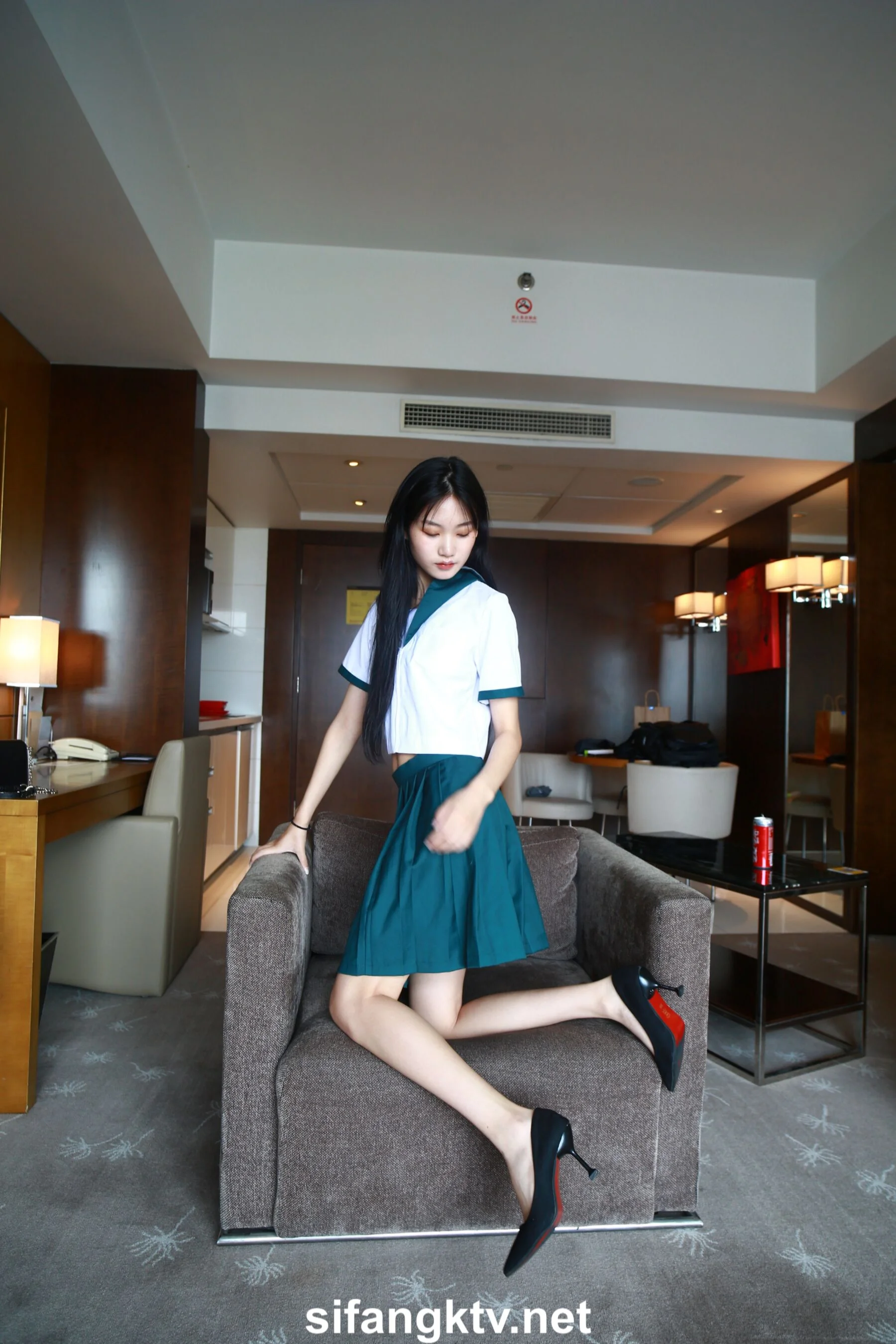 国模亦菲大尺度人体私拍套图 - Photo 585