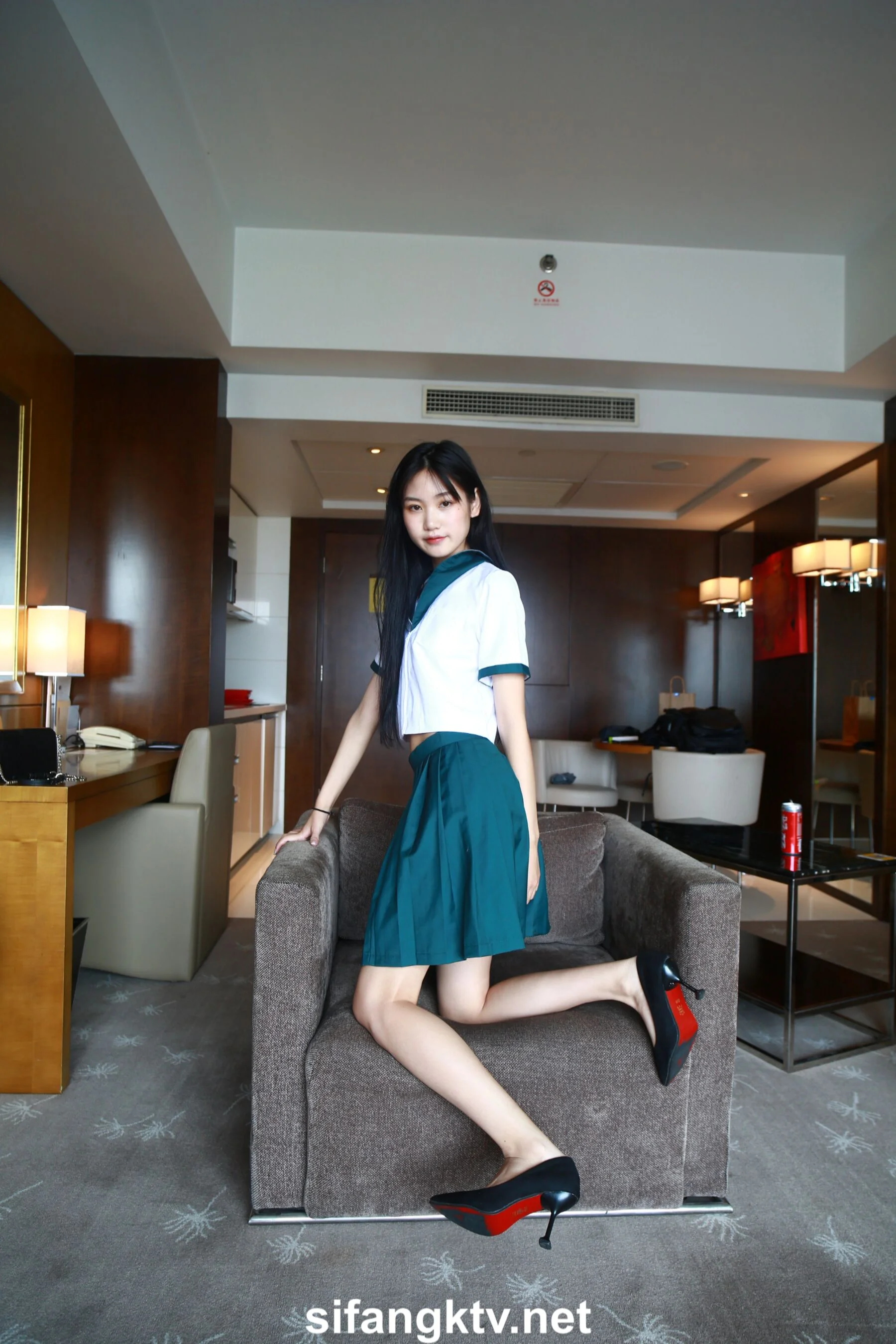 国模亦菲大尺度人体私拍套图 - Photo 588