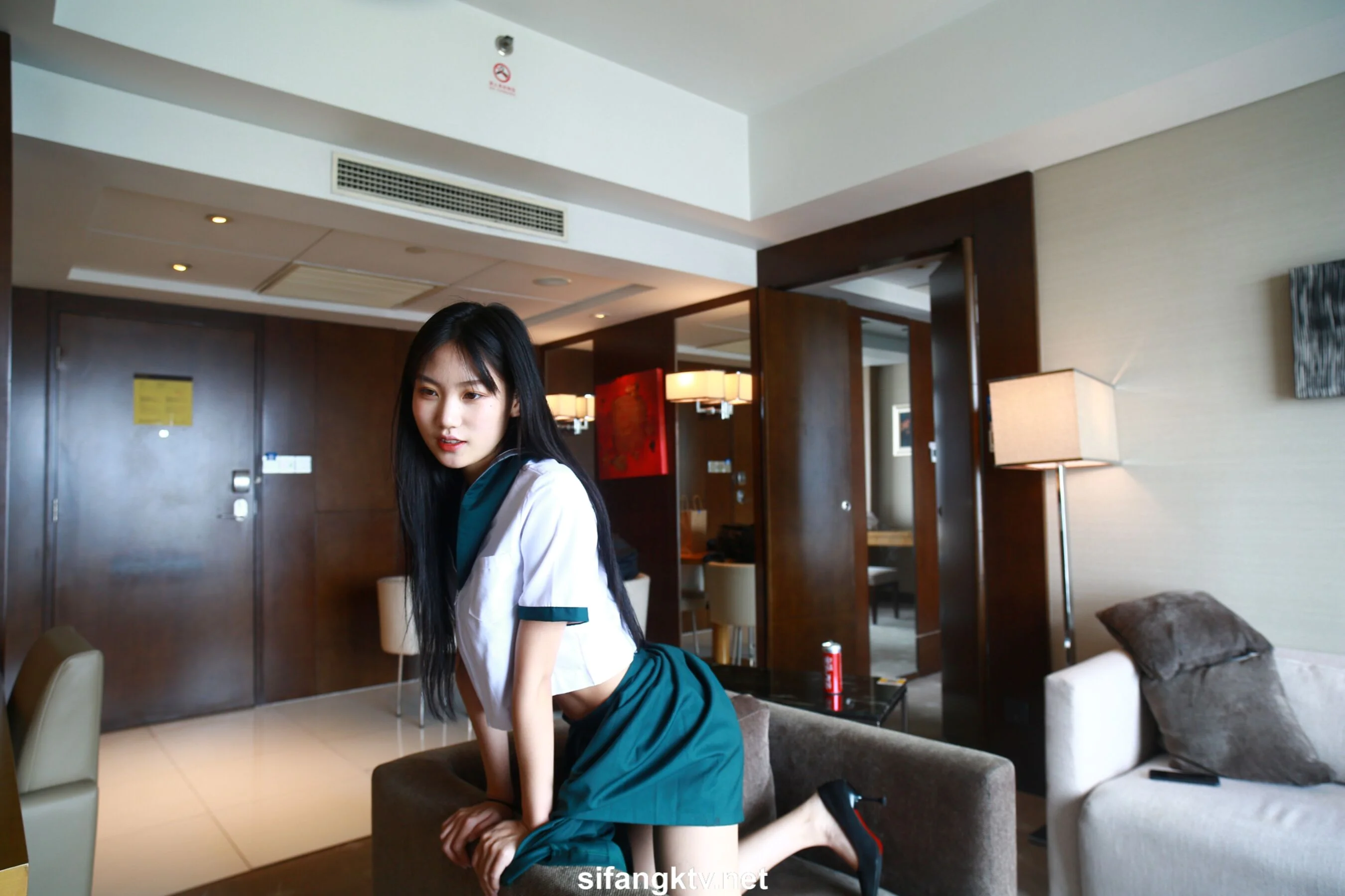 国模亦菲大尺度人体私拍套图 - Photo 592