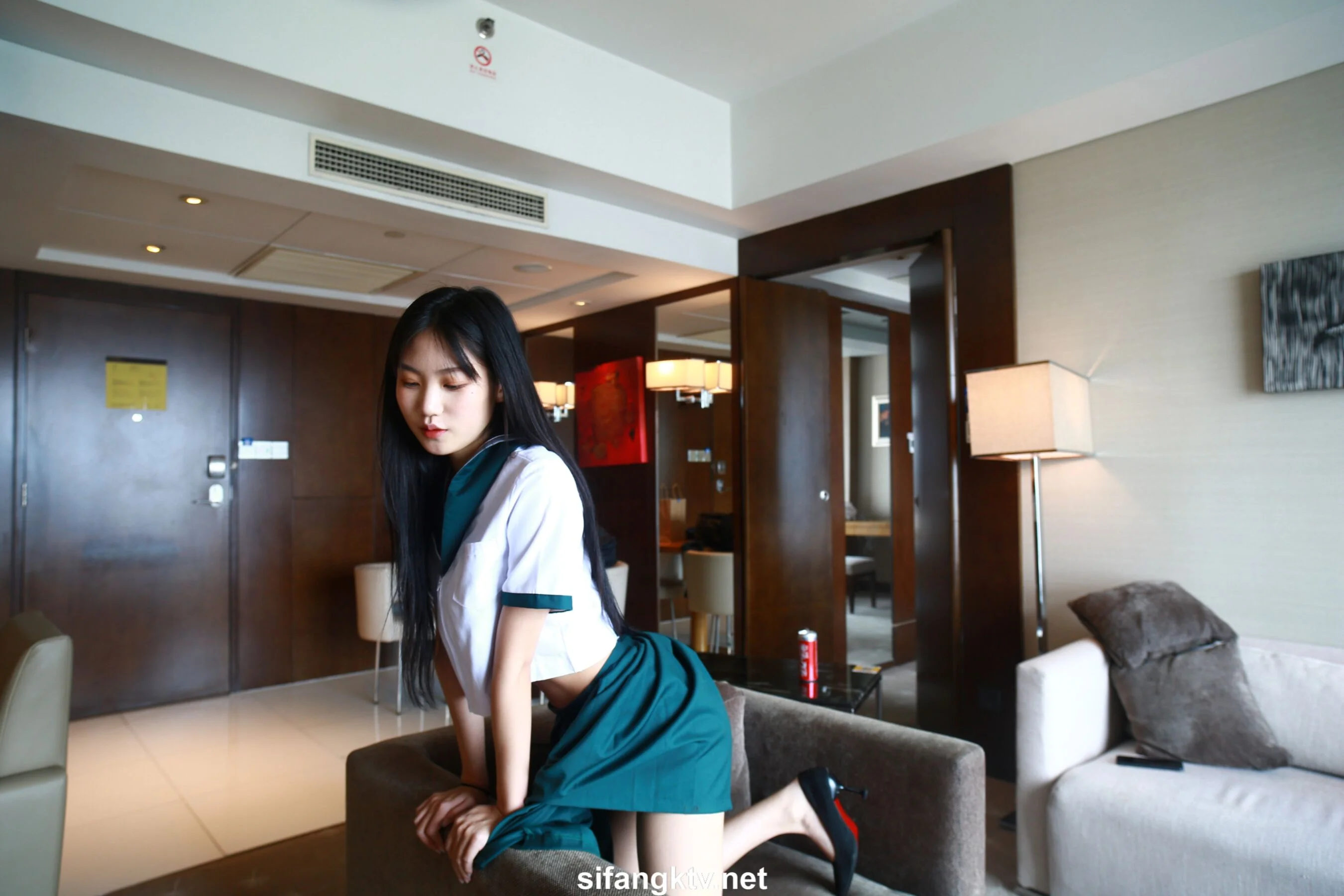 国模亦菲大尺度人体私拍套图 - Photo 593