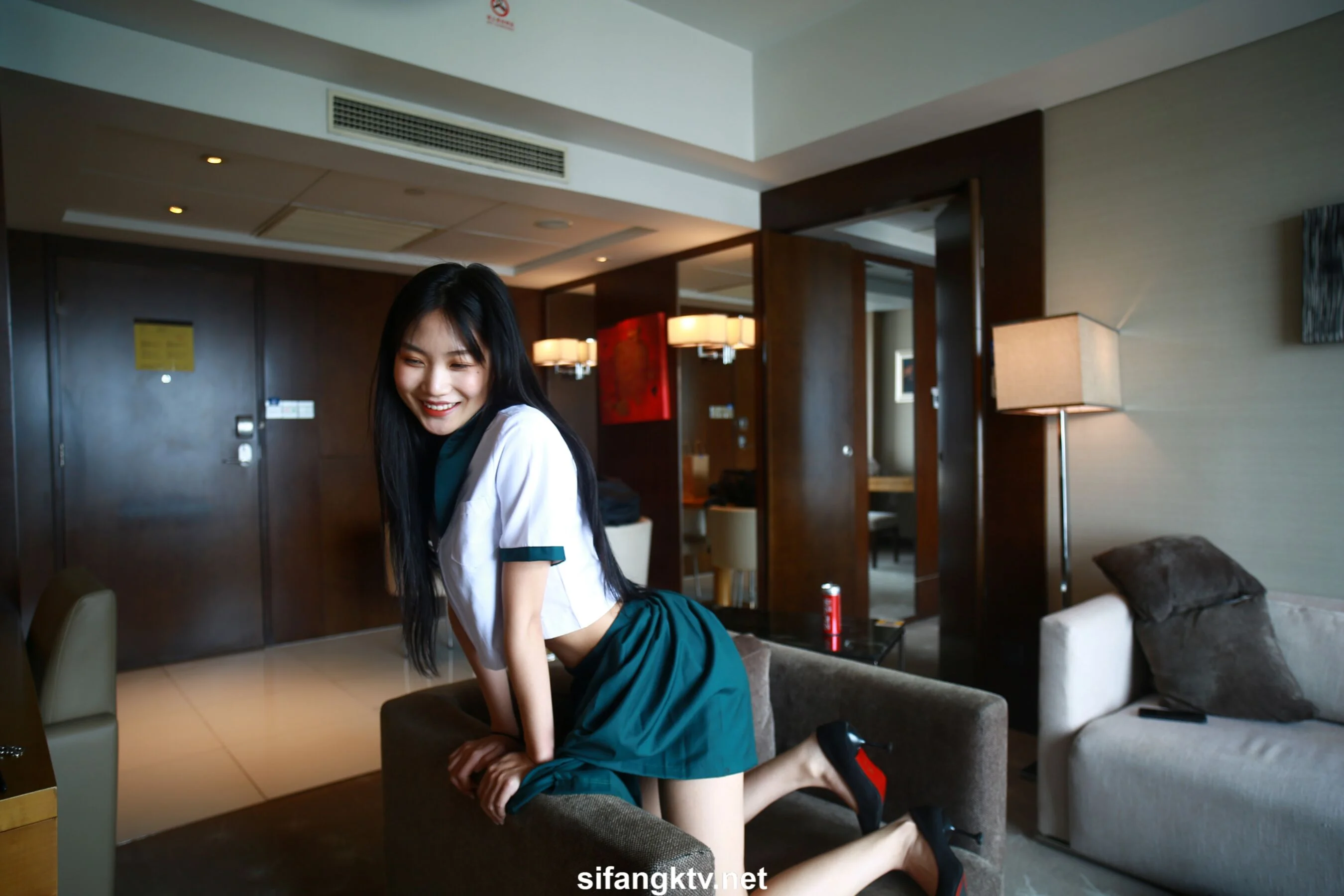 国模亦菲大尺度人体私拍套图 - Photo 595