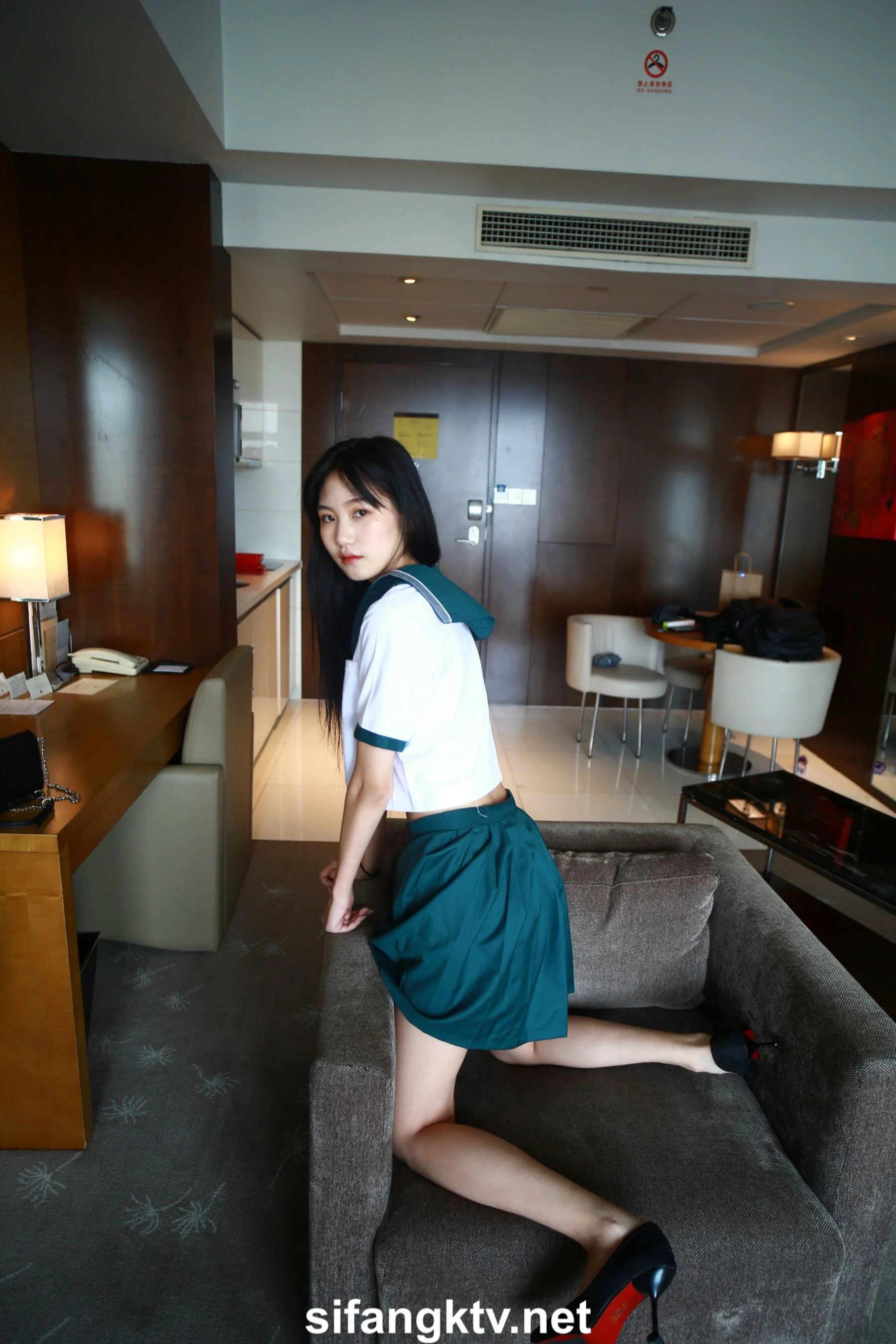 国模亦菲大尺度人体私拍套图 - Photo 598