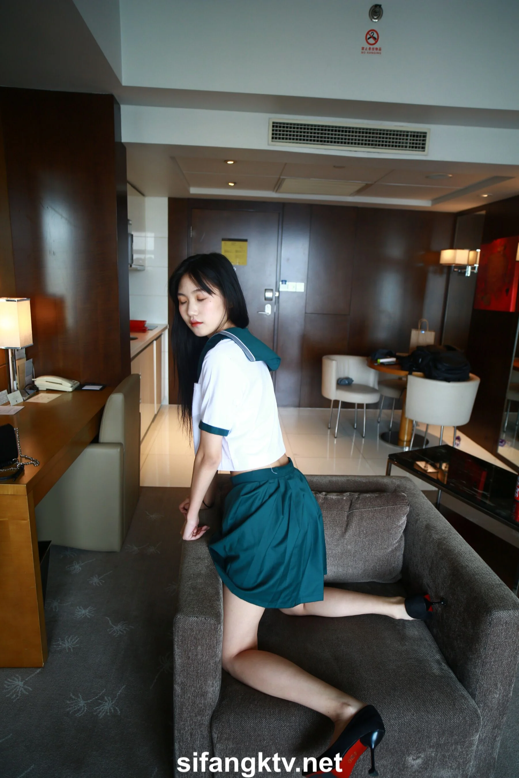 国模亦菲大尺度人体私拍套图 - Photo 599