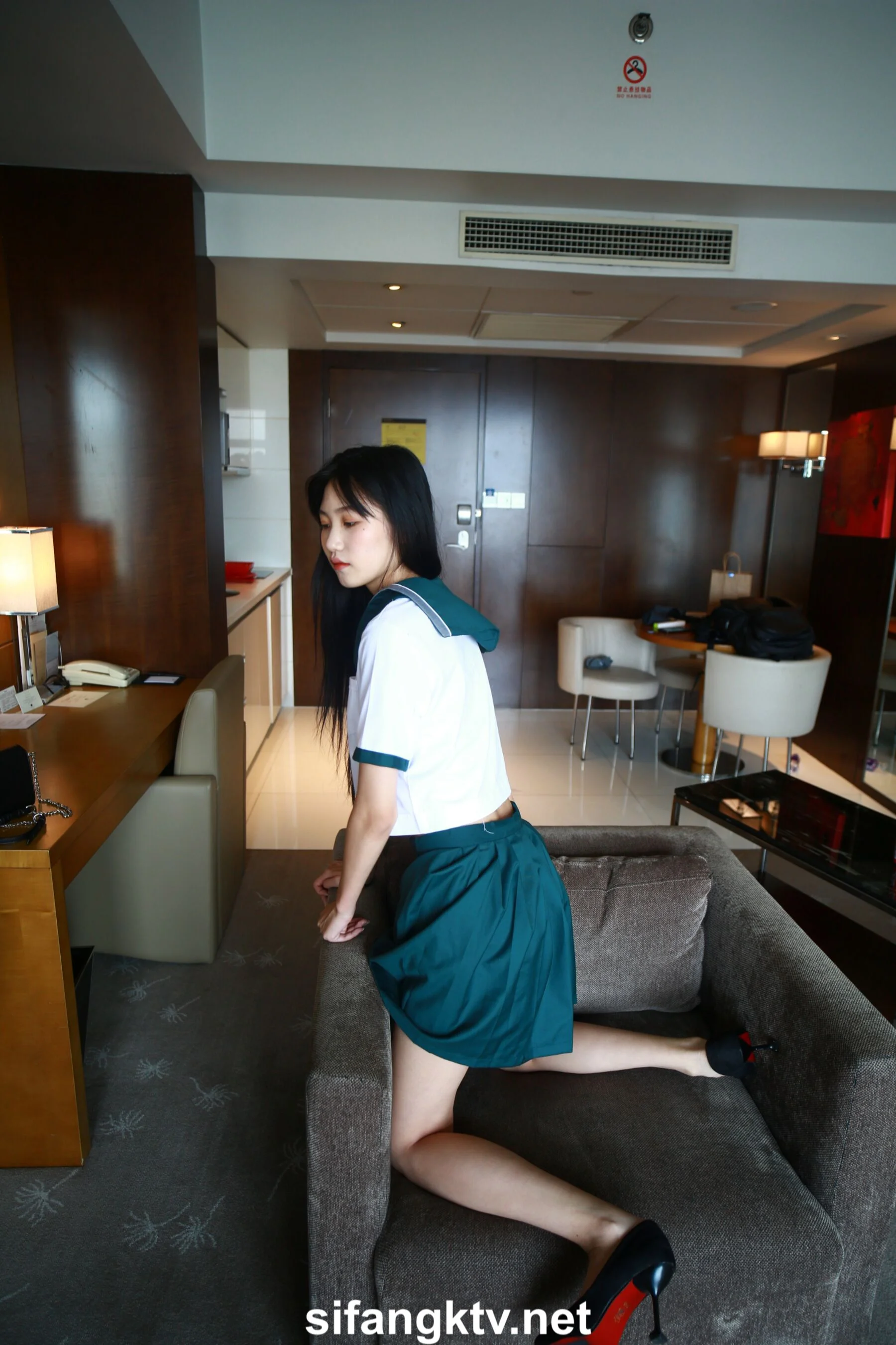 国模亦菲大尺度人体私拍套图 - Photo 600