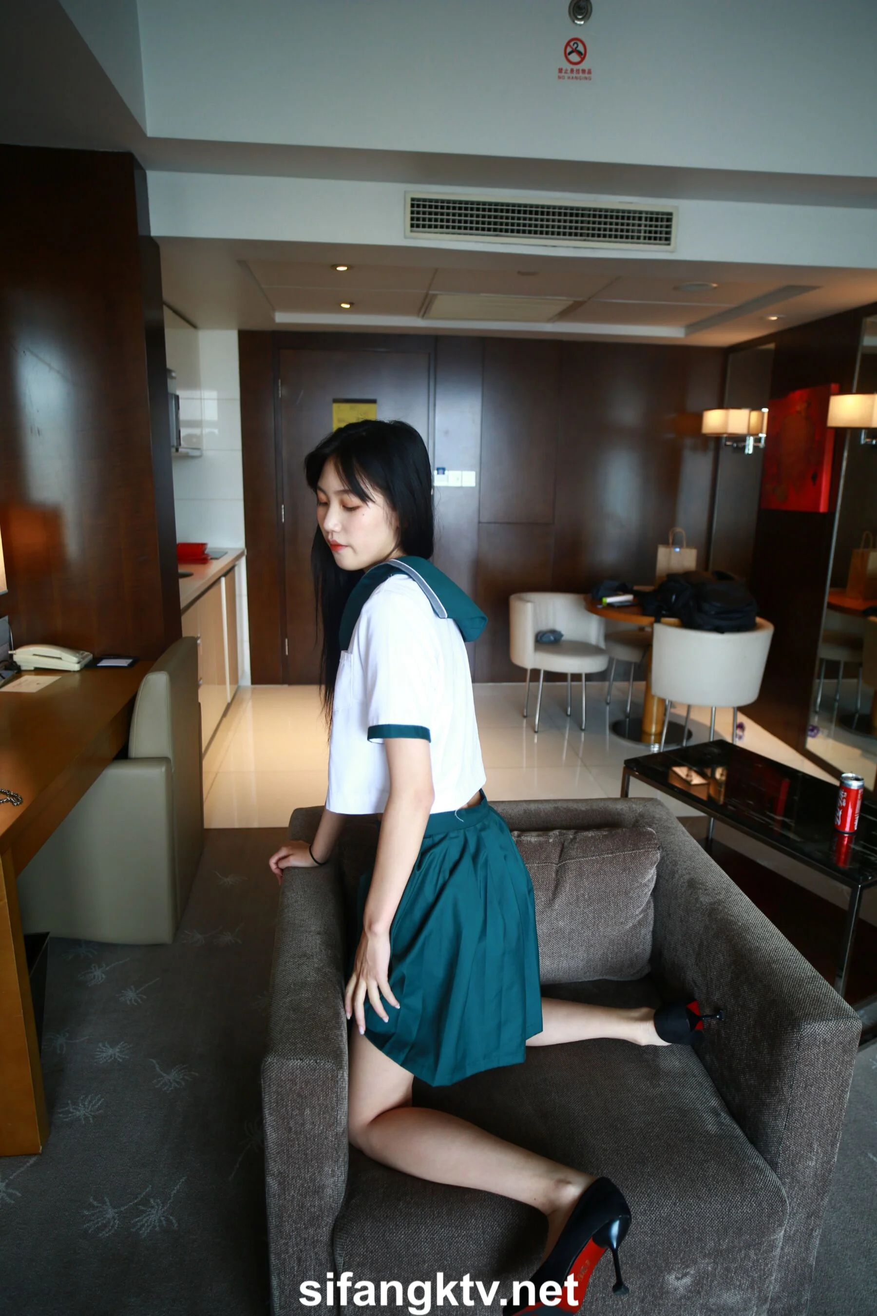 国模亦菲大尺度人体私拍套图 - Photo 603