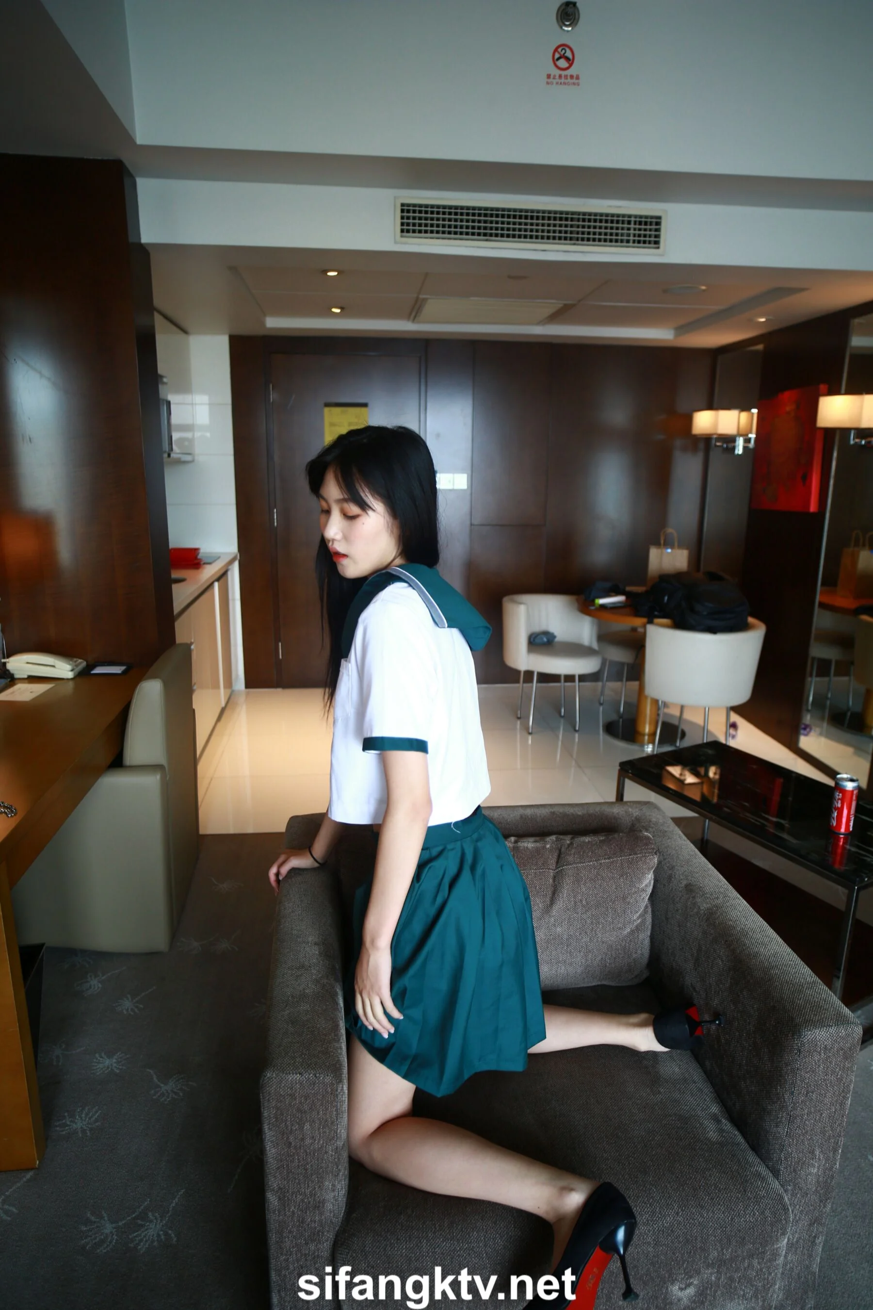 国模亦菲大尺度人体私拍套图 - Photo 604