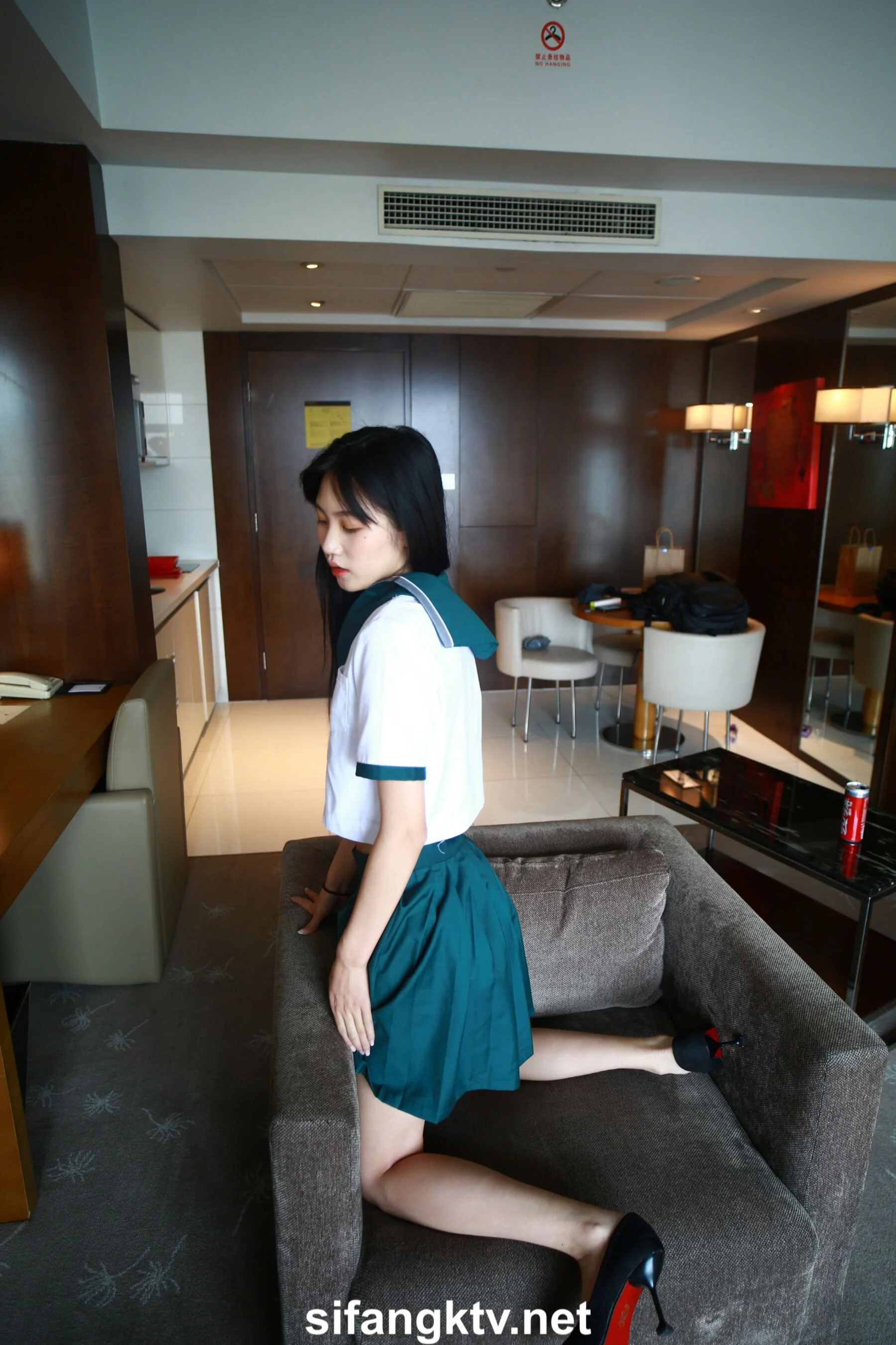 国模亦菲大尺度人体私拍套图 - Photo 605