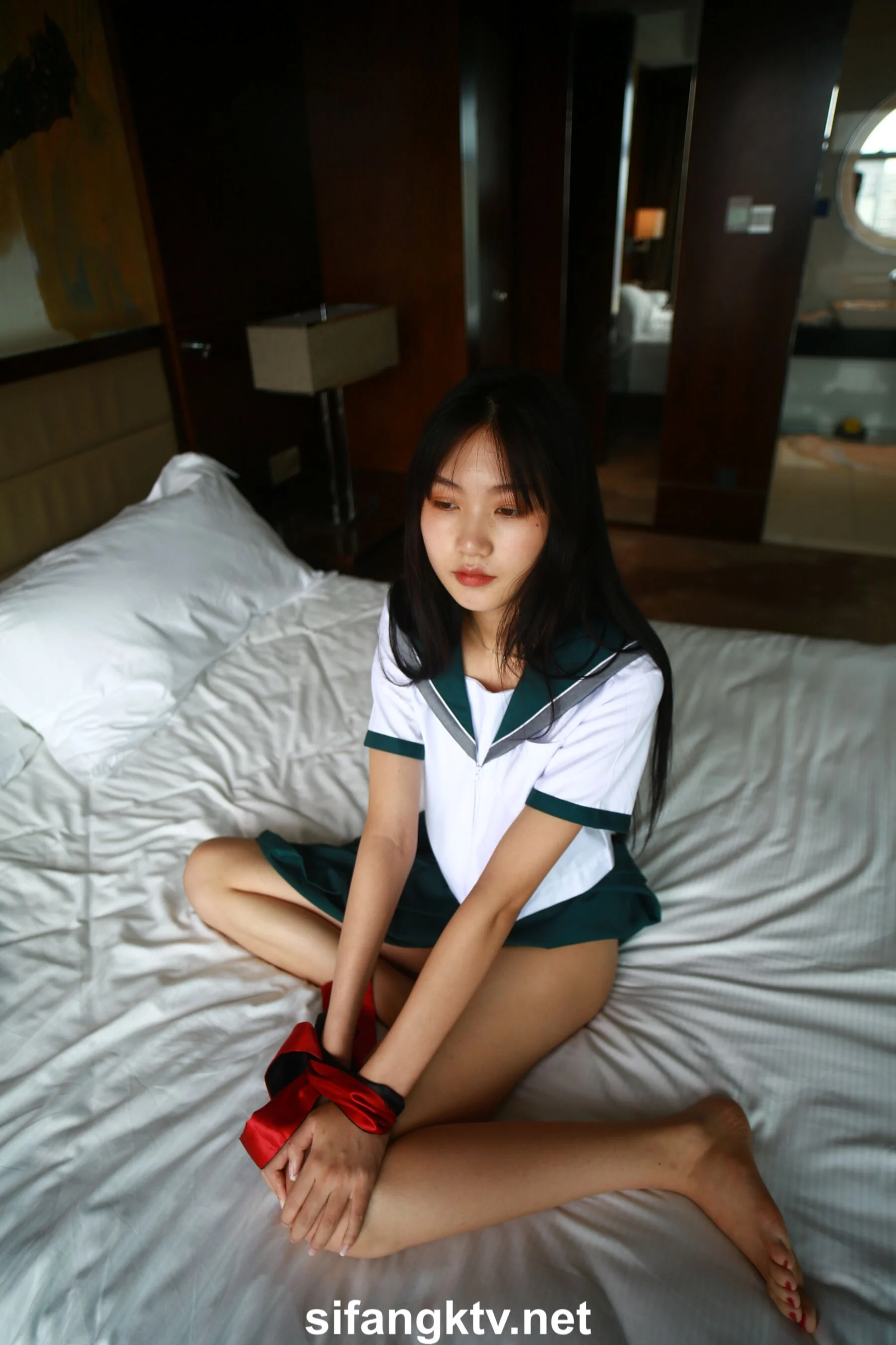 国模亦菲大尺度人体私拍套图 - Photo 803