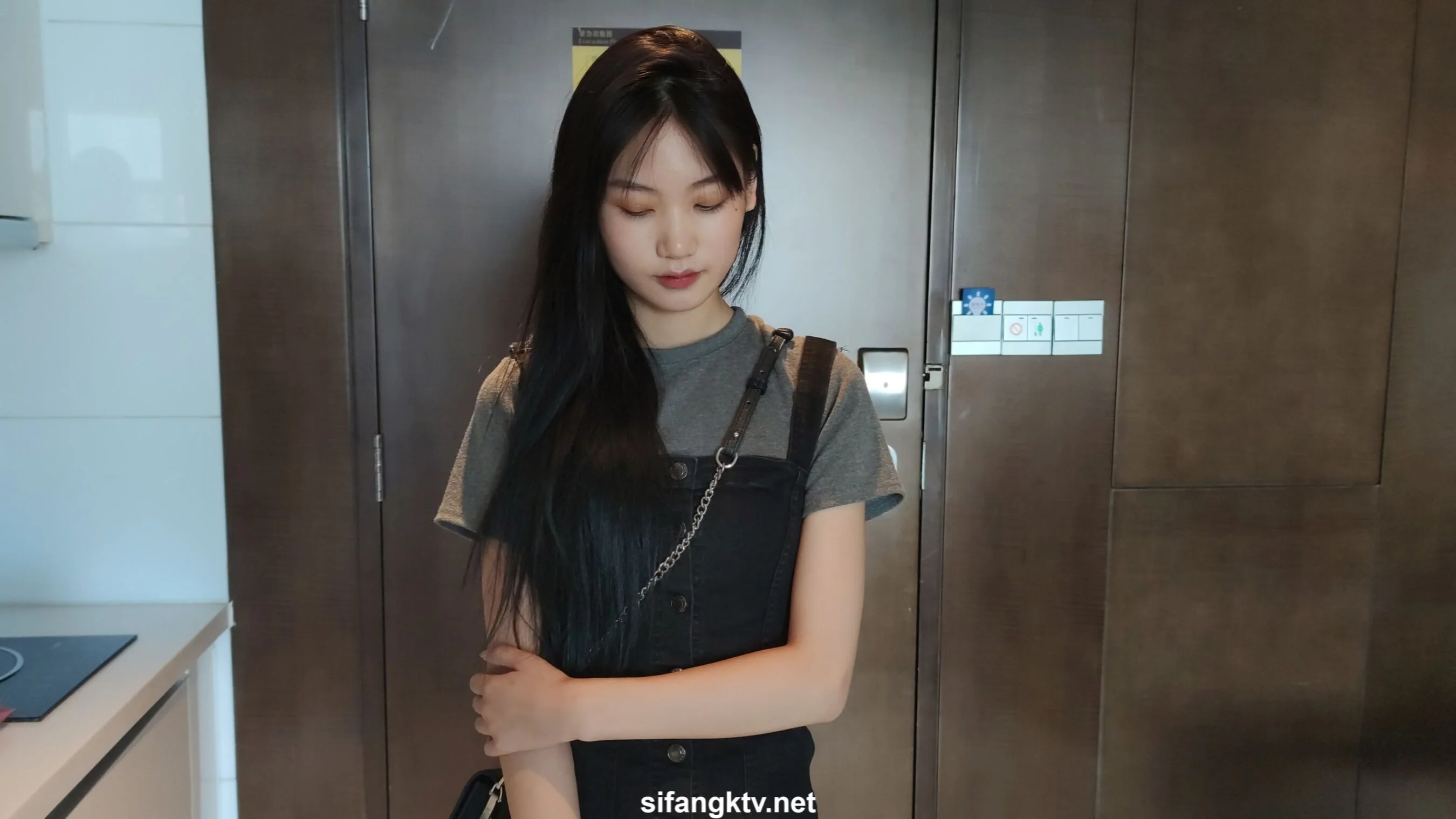 国模亦菲大尺度人体私拍套图 - Photo 1326