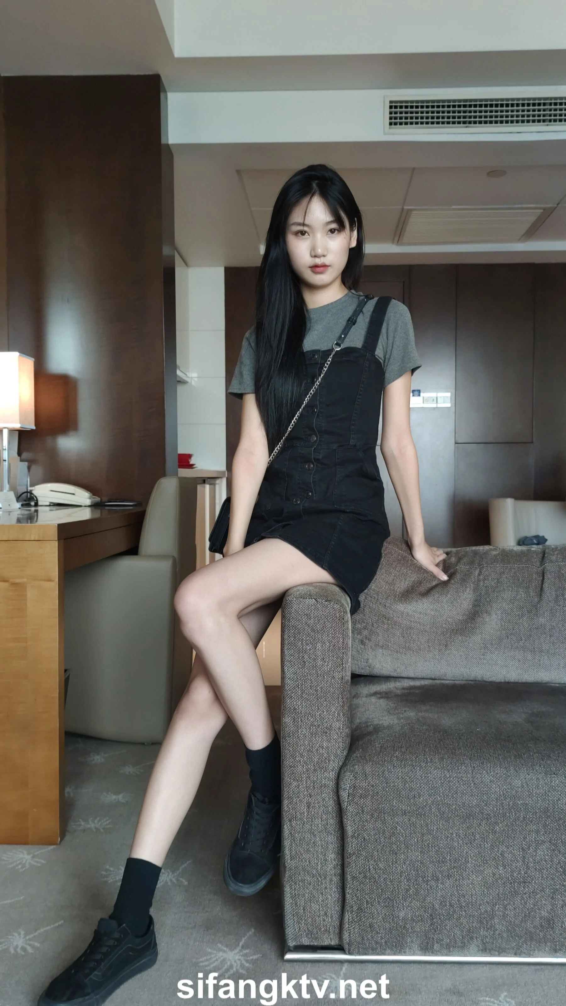 国模亦菲大尺度人体私拍套图 - Photo 1327