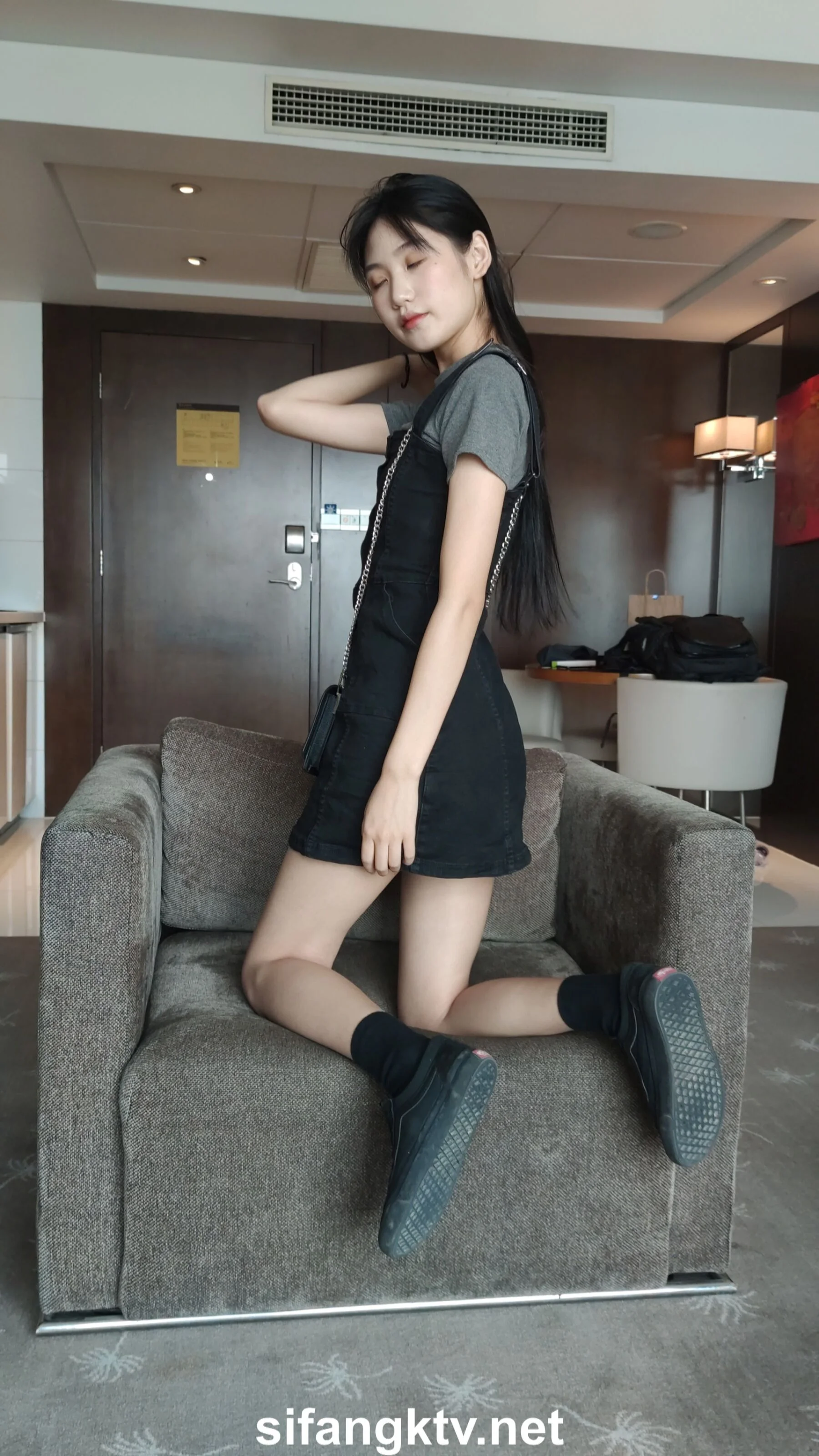 国模亦菲大尺度人体私拍套图 - Photo 1328