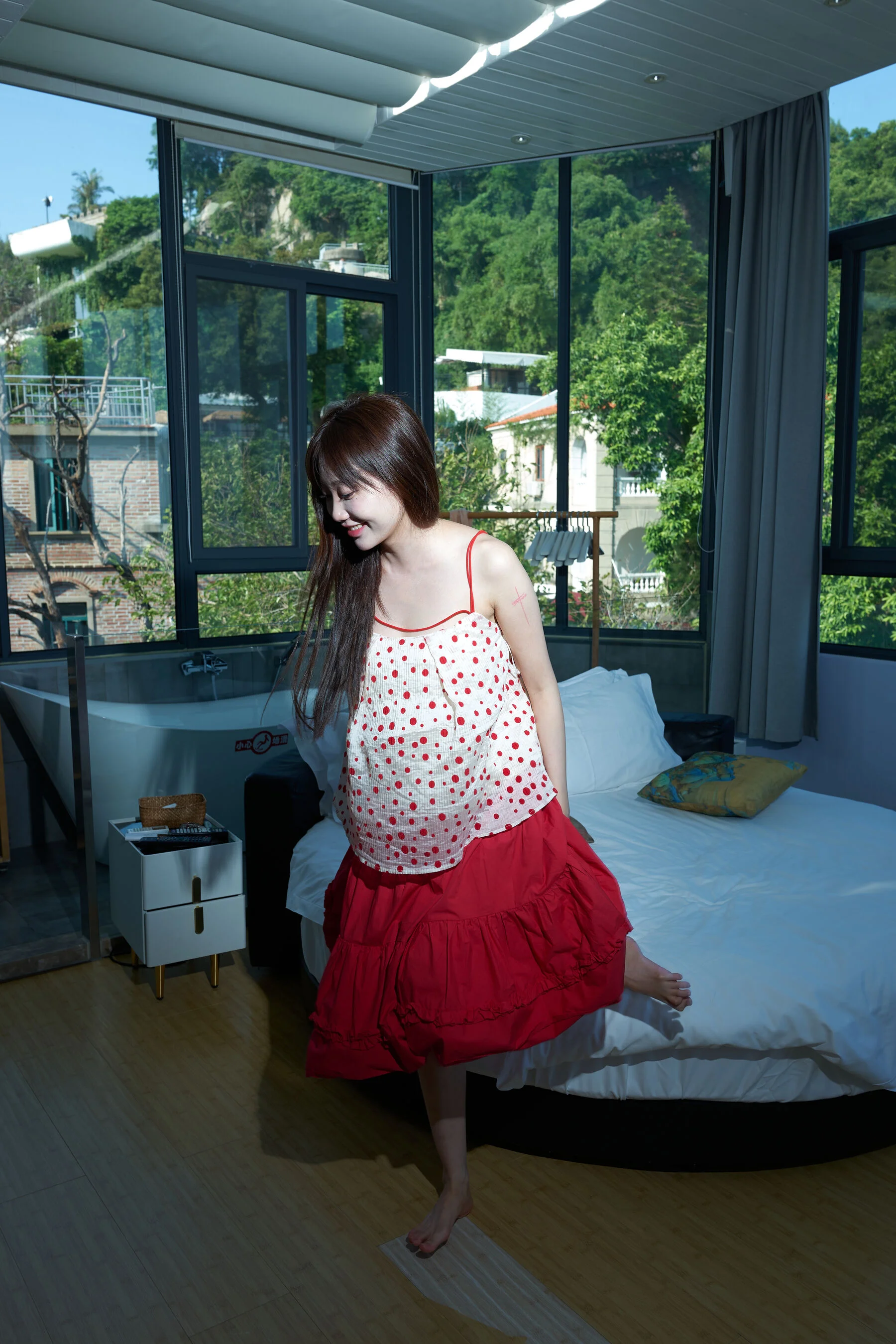 国模小初大尺度人体私拍套图 - Photo 48