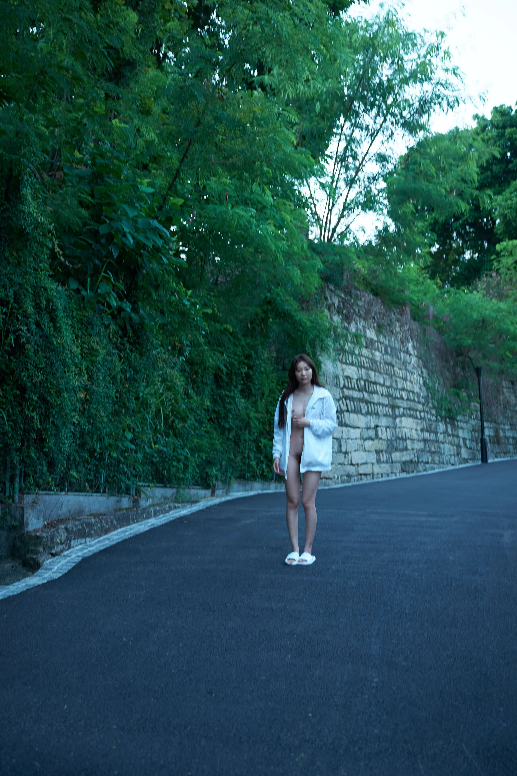 国模小初大尺度人体私拍套图 - Photo 336