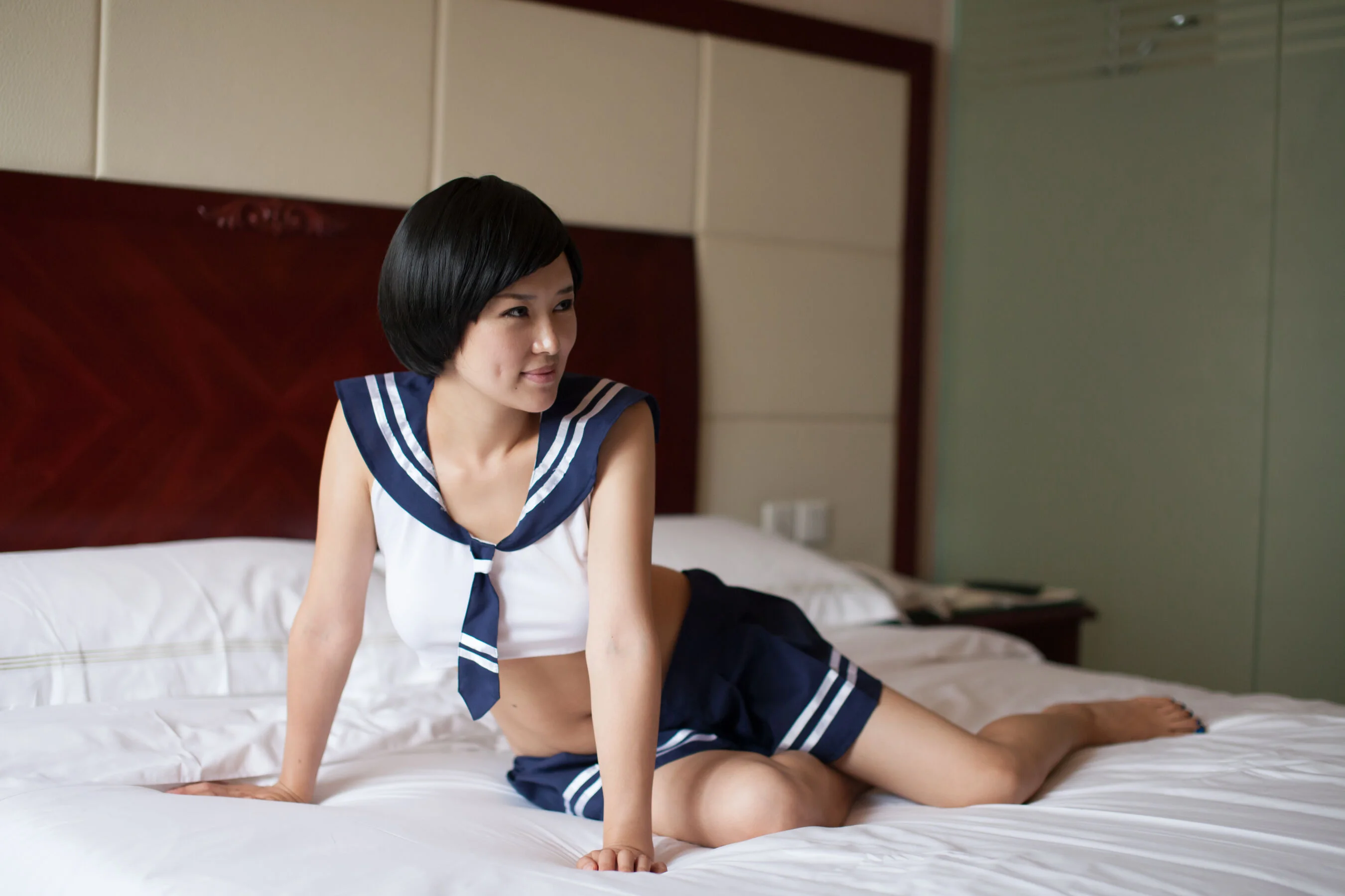 国模小芸人体私拍套图 - Photo 8