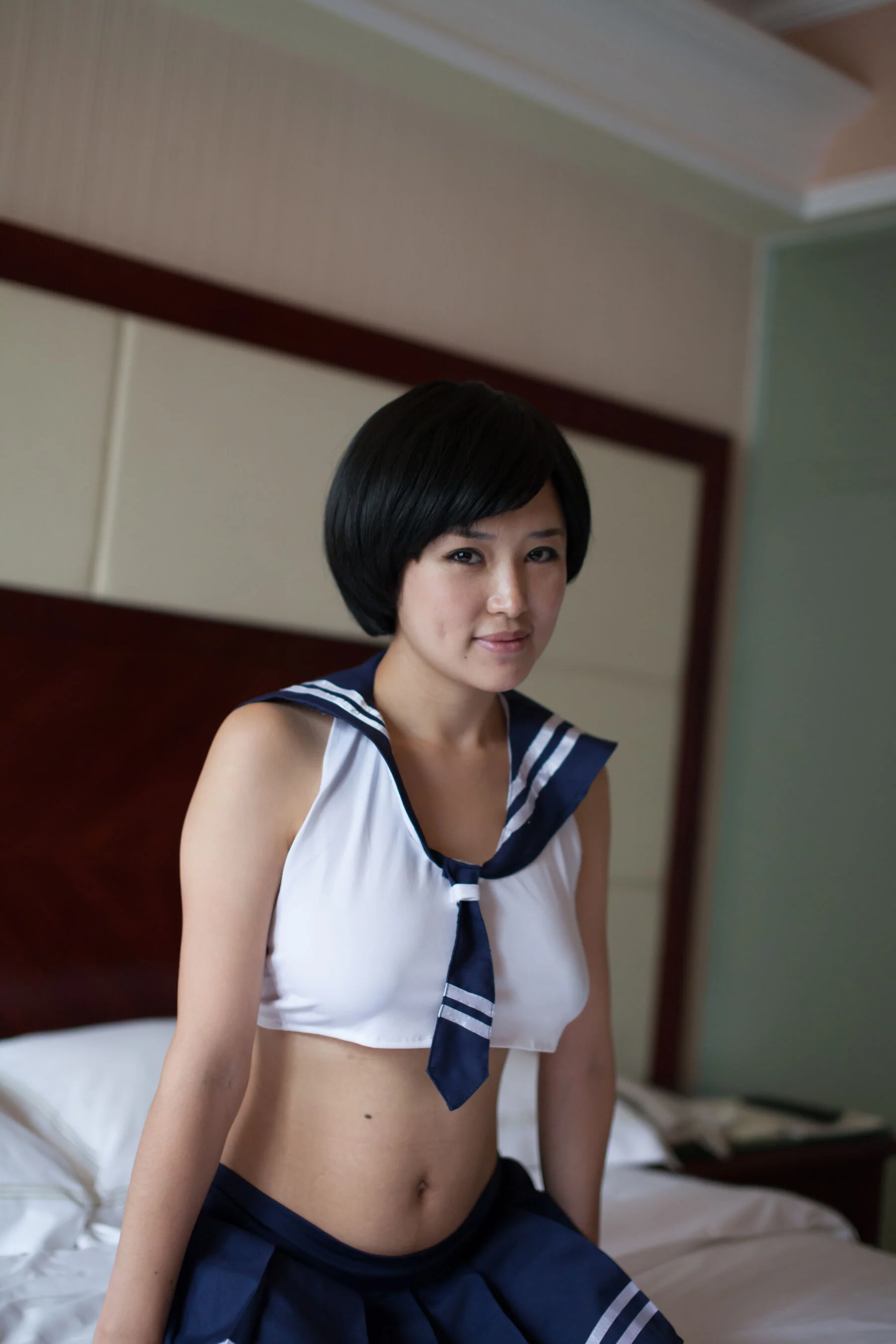 国模小芸人体私拍套图 - Photo 10