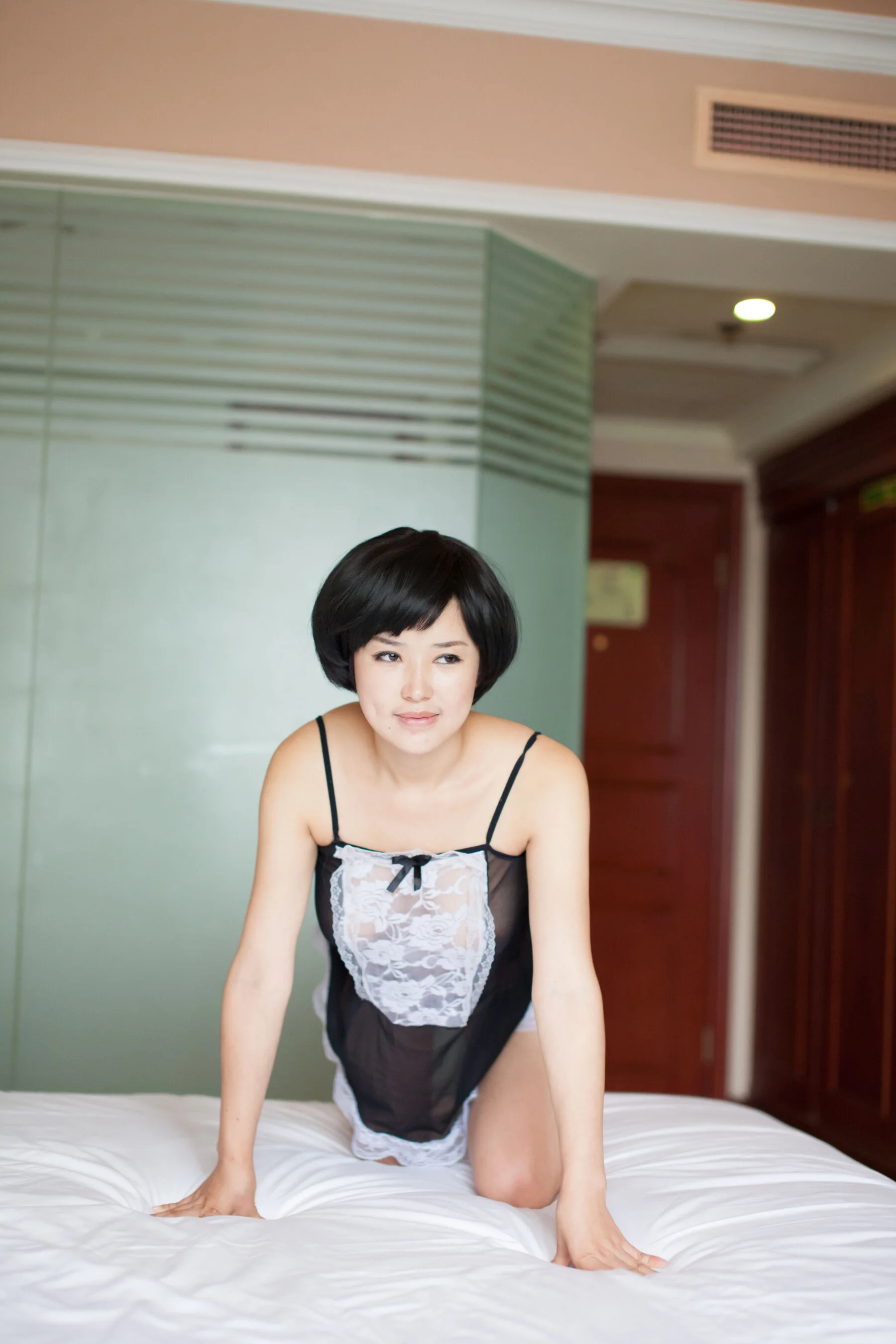 国模小芸人体私拍套图 - Photo 57