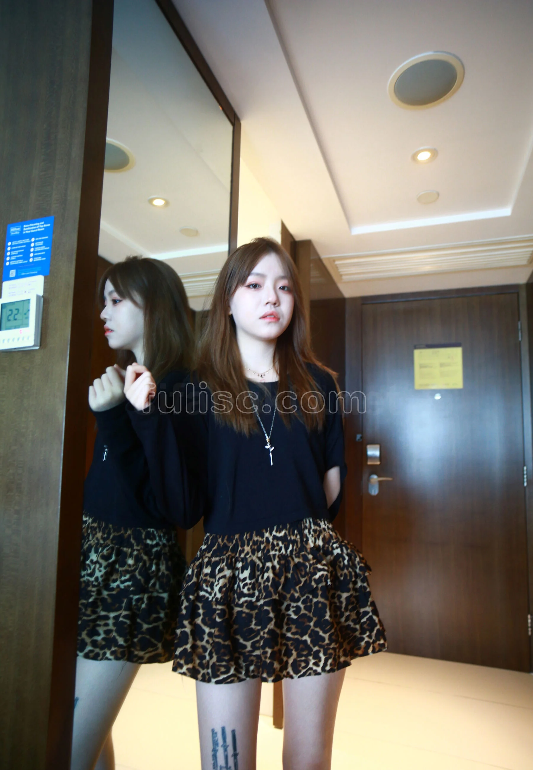 不知名国模大尺度人体私拍套图 - Photo 10