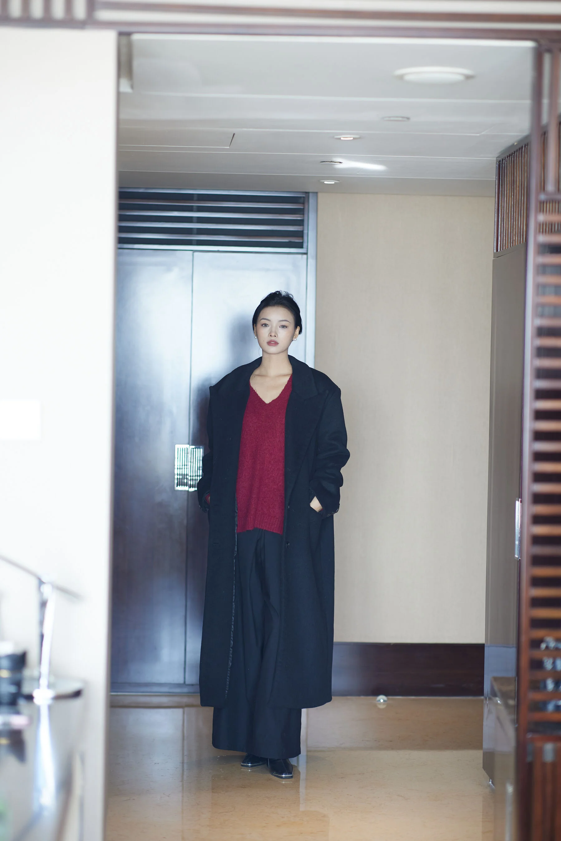 国模妮妮人体私拍套图 - Photo 2