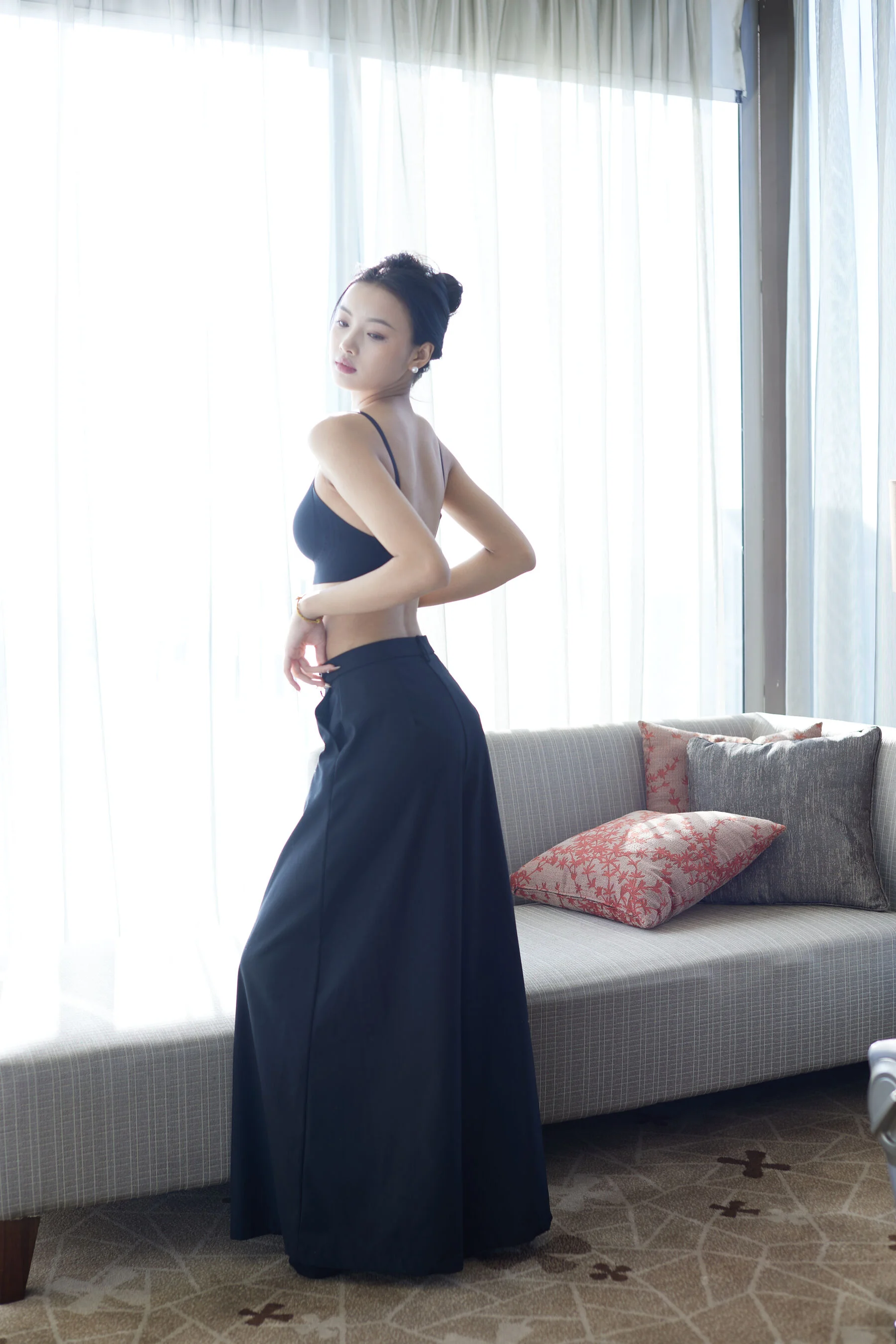 国模妮妮人体私拍套图 - Photo 112