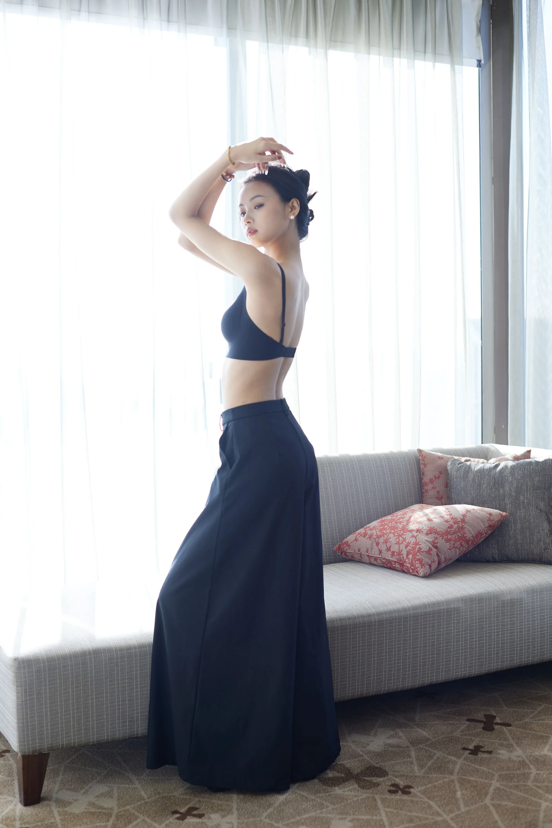 国模妮妮人体私拍套图 - Photo 114