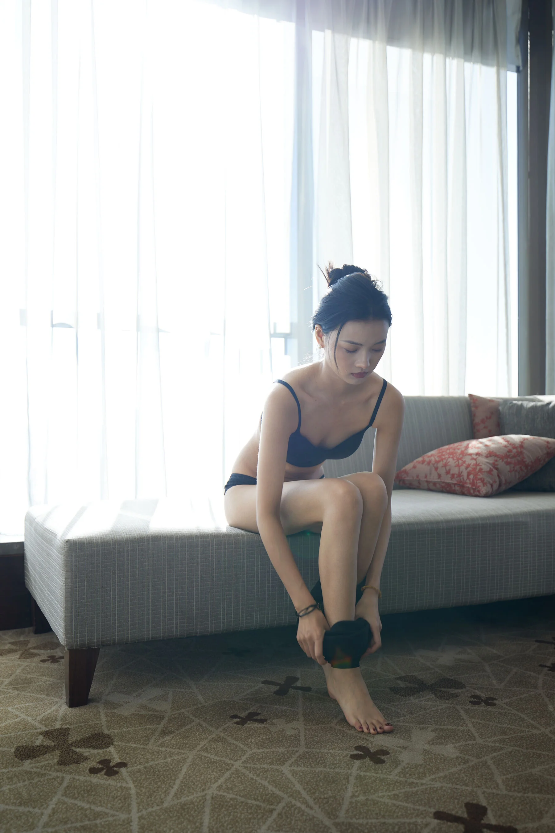 国模妮妮人体私拍套图 - Photo 154