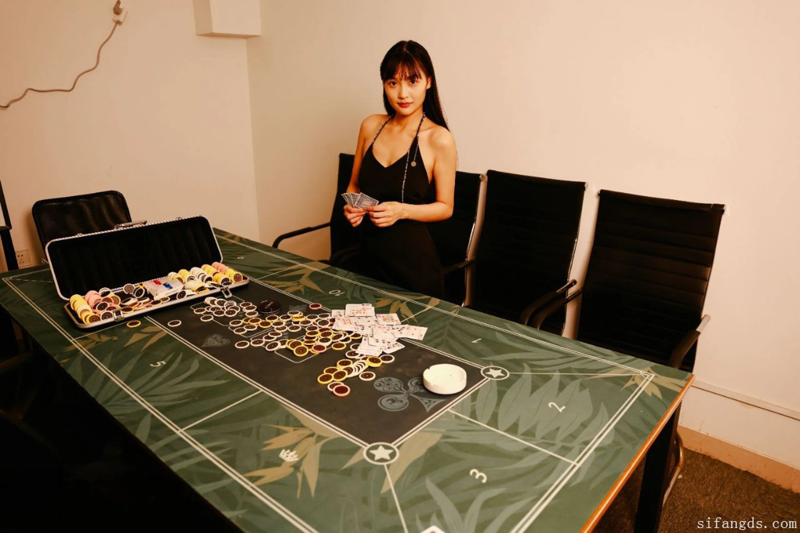 国模铃兰大尺度人体私拍套图 - Photo 196
