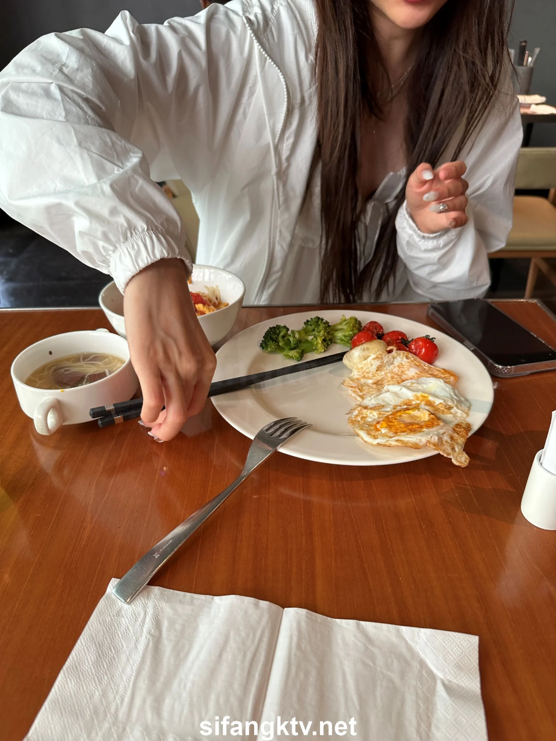 国模小初大尺度人体私拍套图 - Photo 222