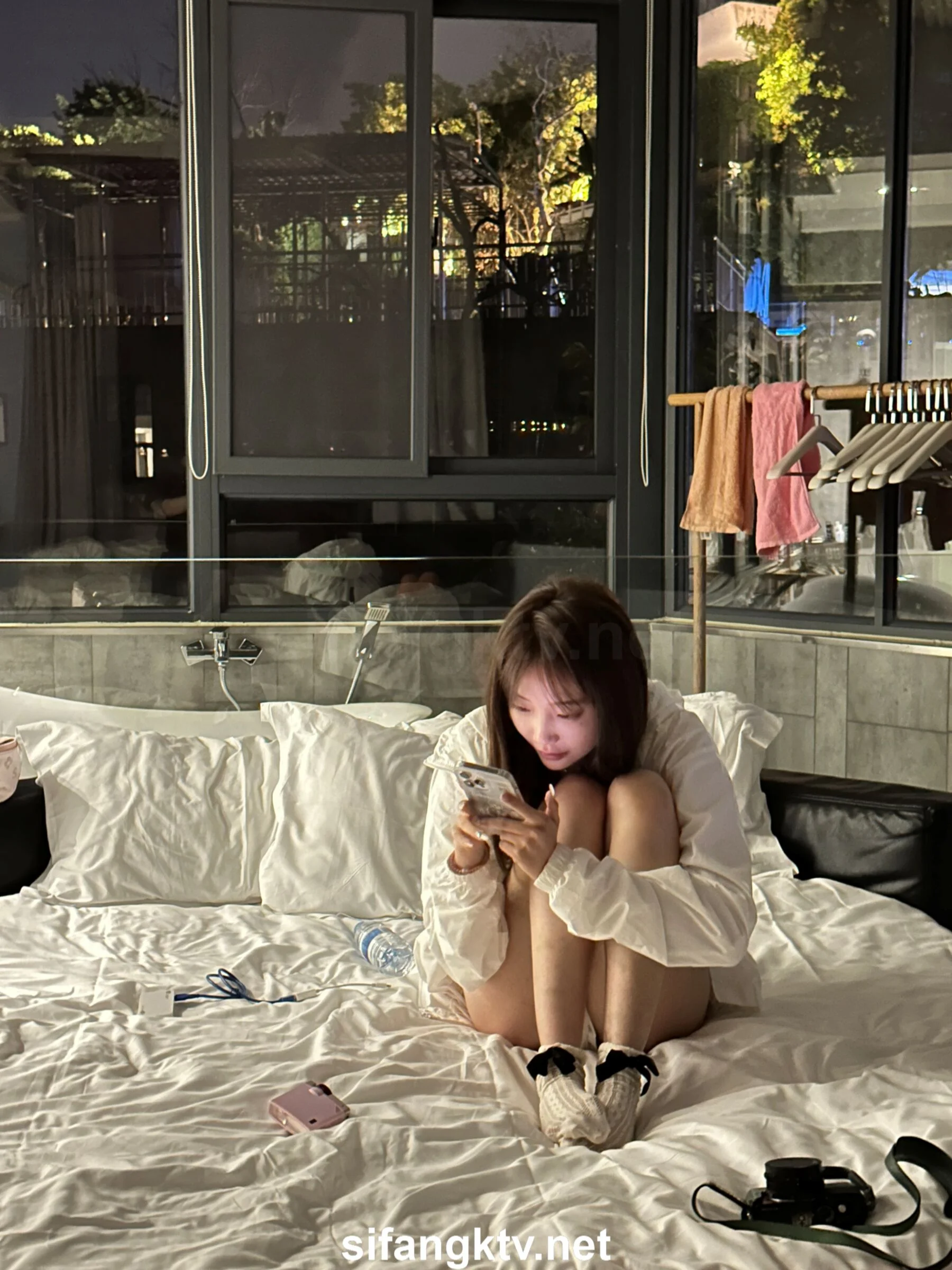 国模小初大尺度人体私拍套图 - Photo 386