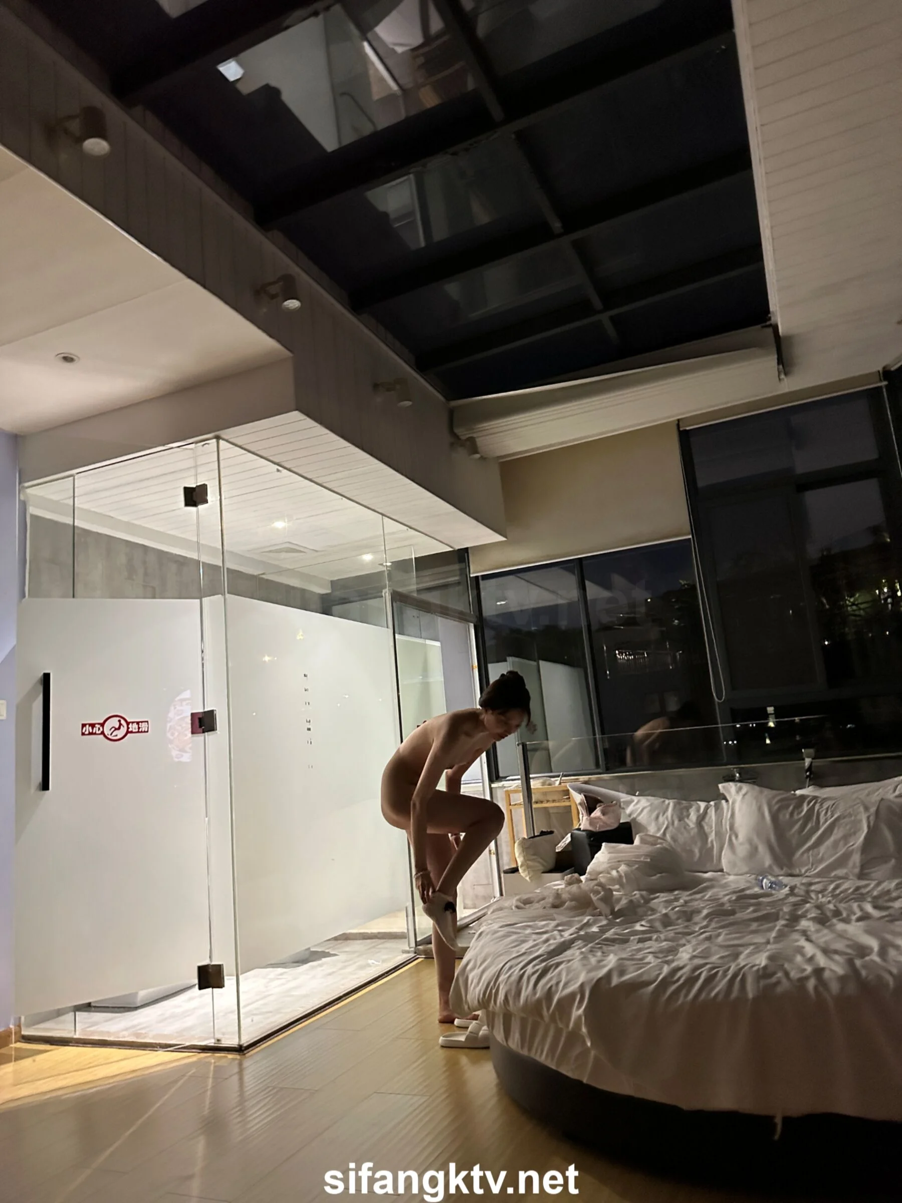 国模小初大尺度人体私拍套图 - Photo 390