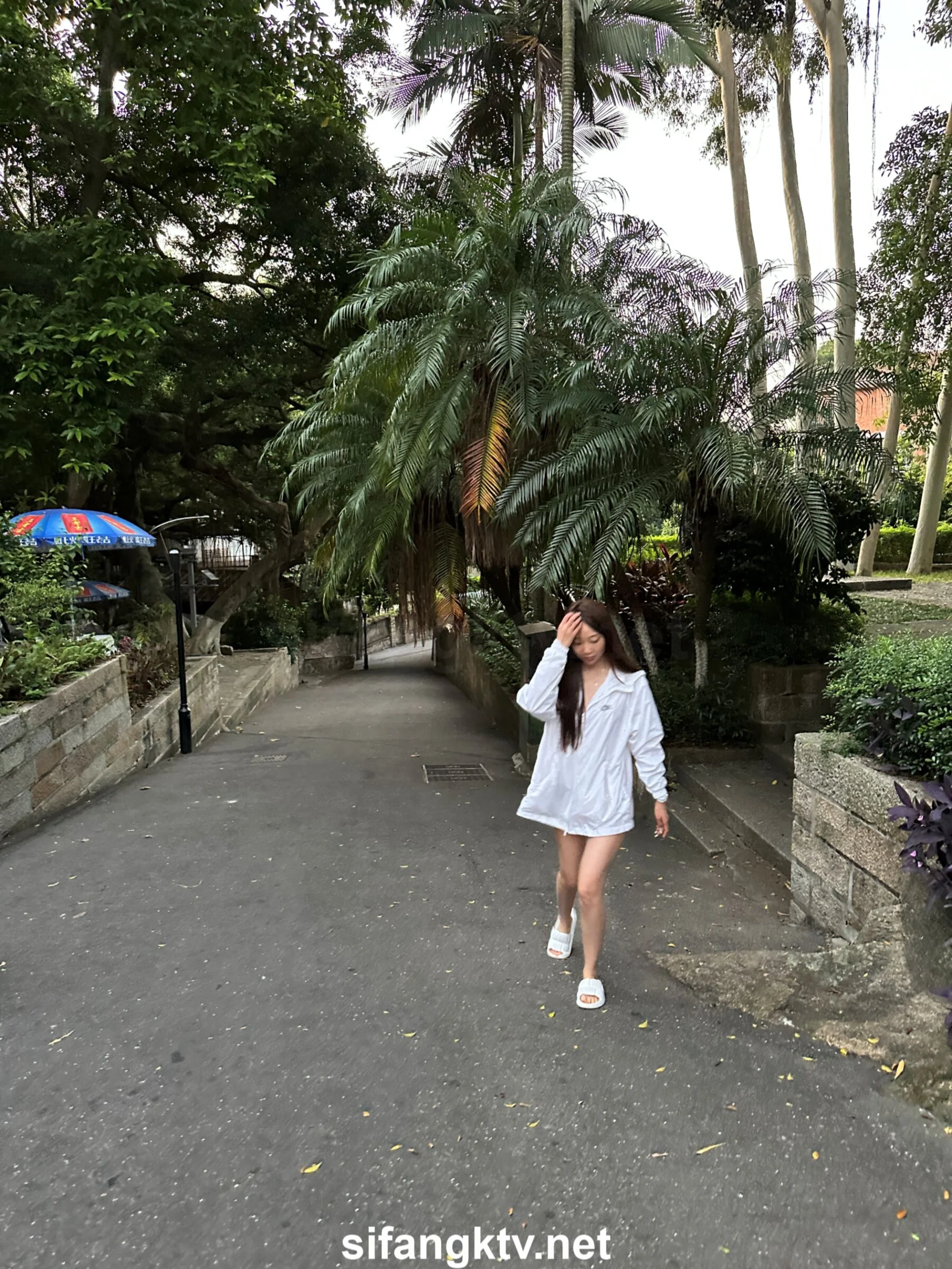 国模小初大尺度人体私拍套图 - Photo 401