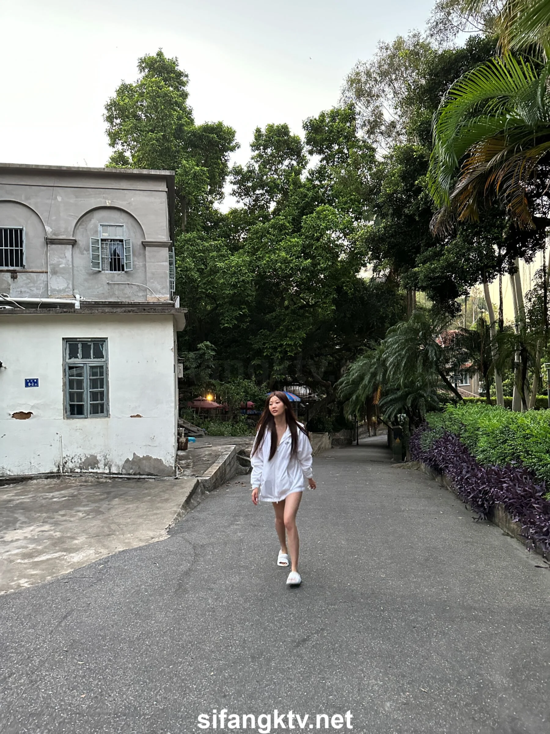 国模小初大尺度人体私拍套图 - Photo 404