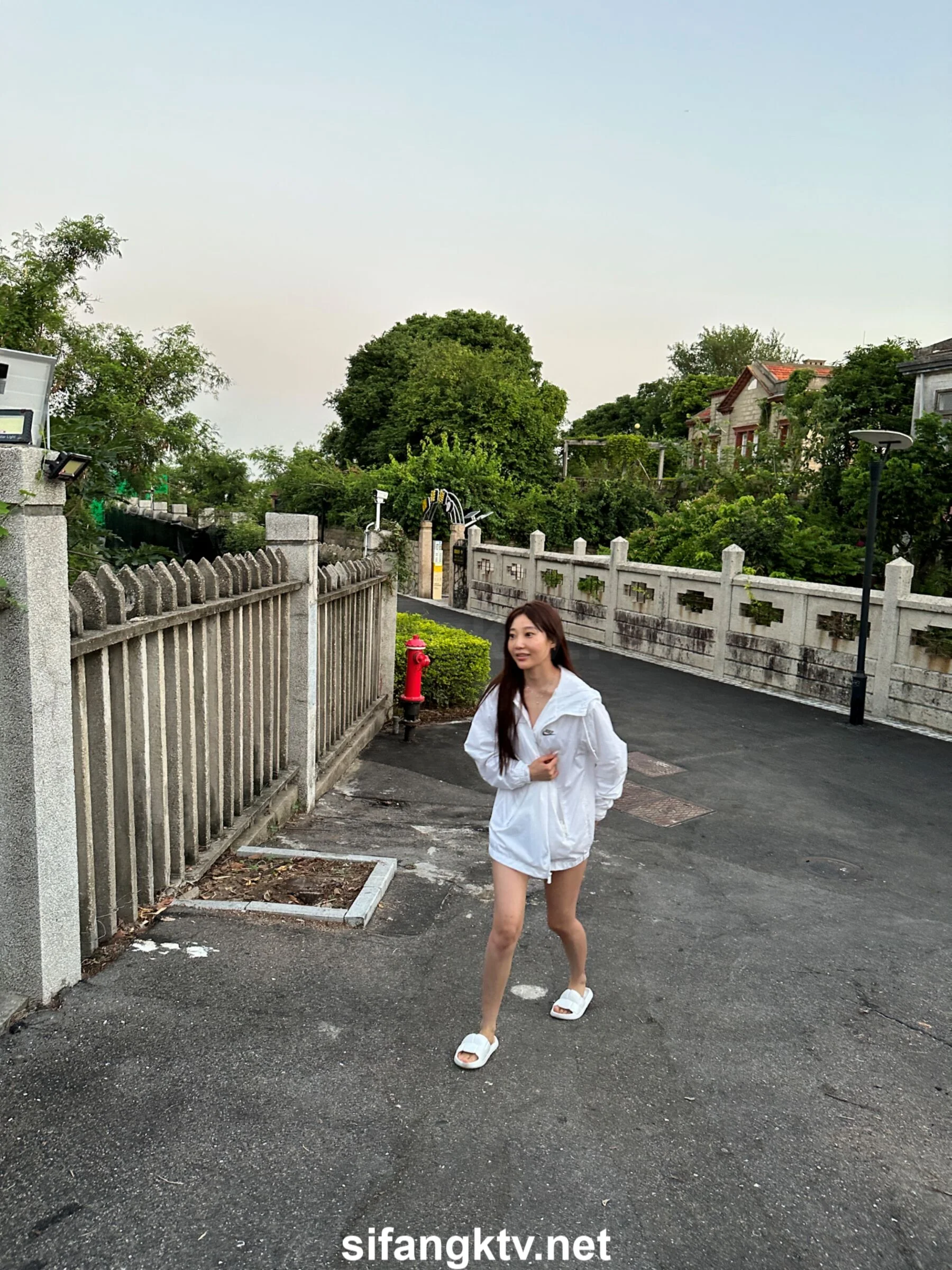 国模小初大尺度人体私拍套图 - Photo 406