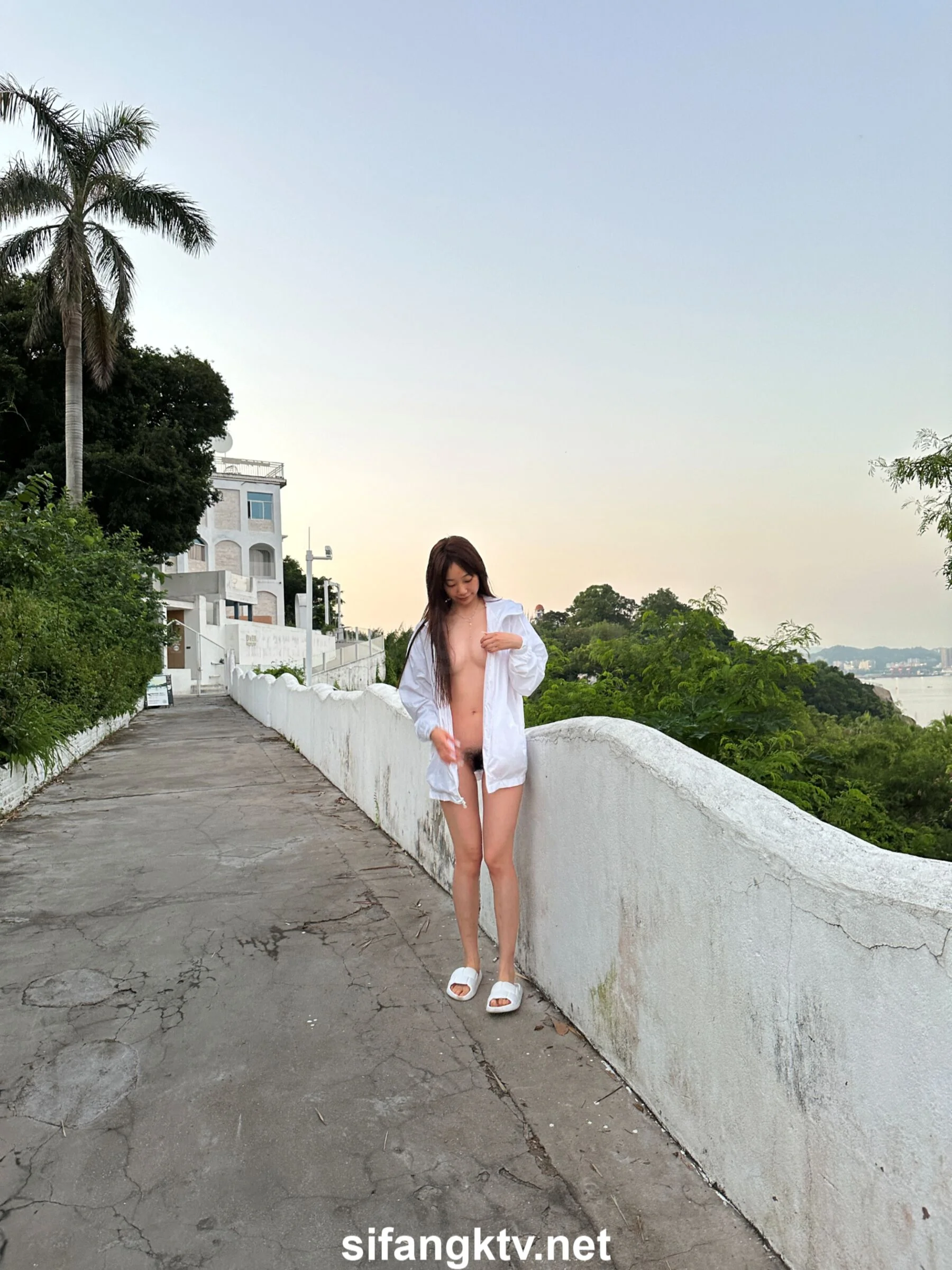 国模小初大尺度人体私拍套图 - Photo 408