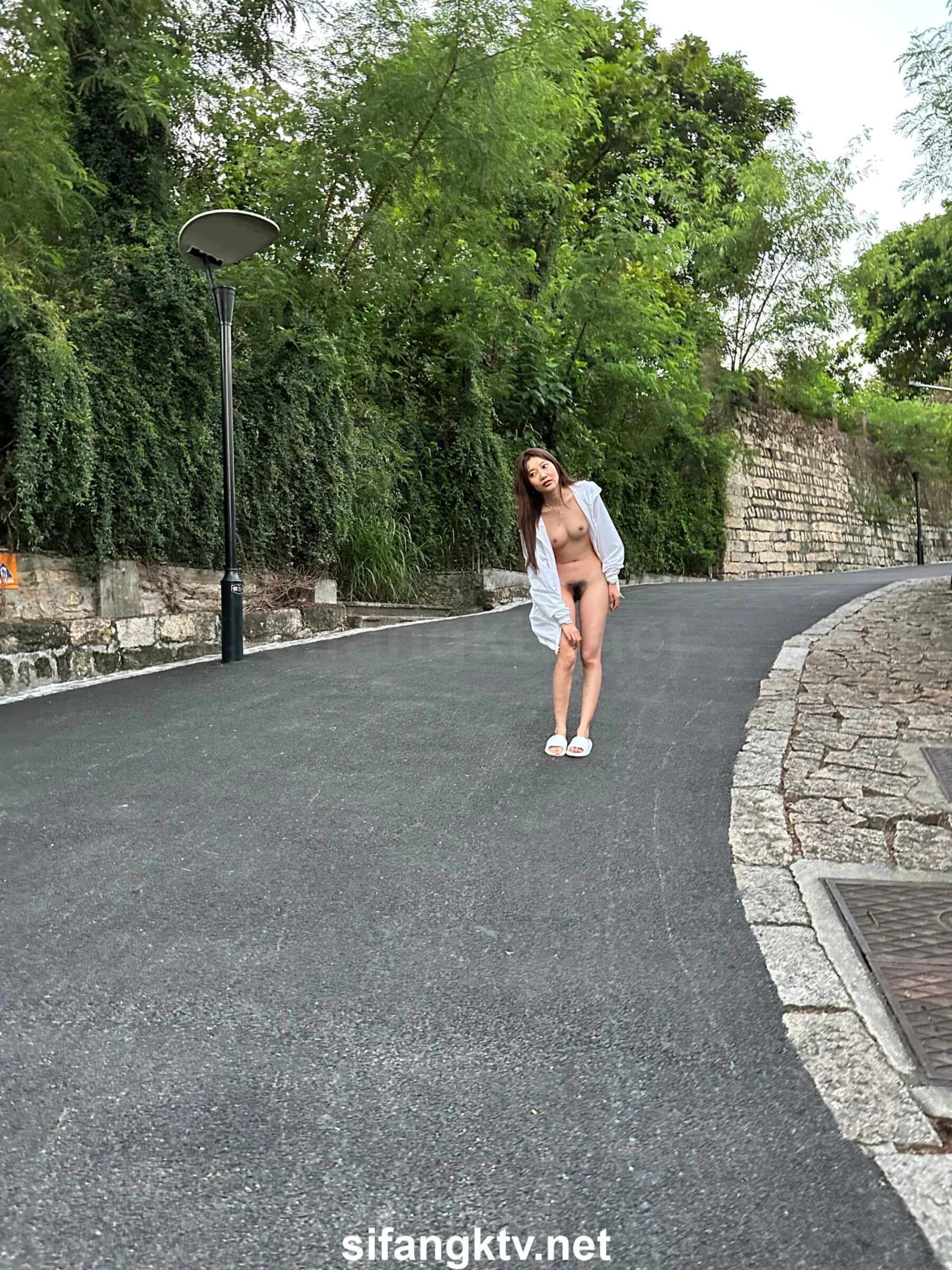 国模小初大尺度人体私拍套图 - Photo 436