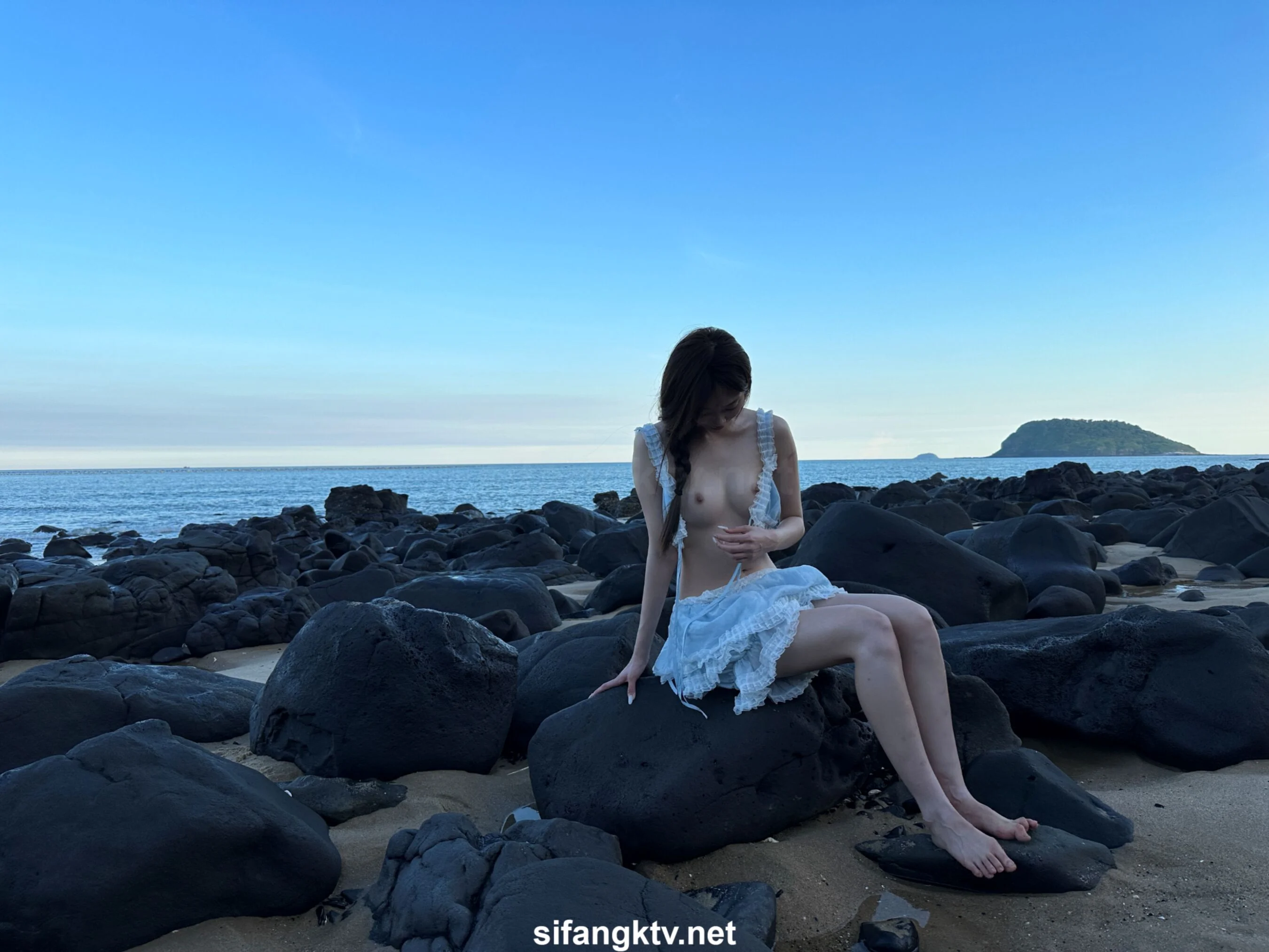 国模小初大尺度人体私拍套图 - Photo 612