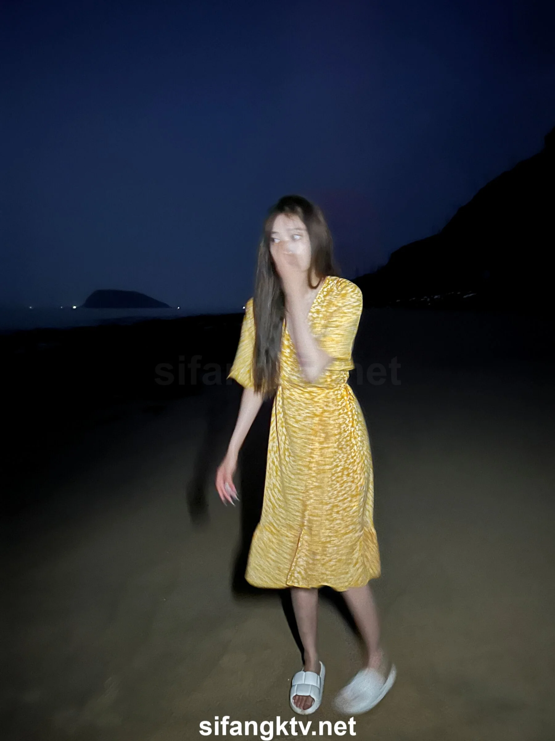 国模小初大尺度人体私拍套图 - Photo 734