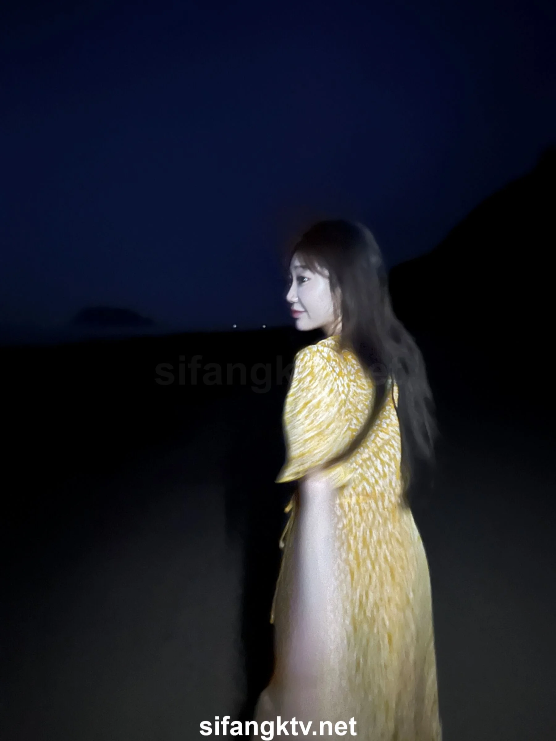 国模小初大尺度人体私拍套图 - Photo 735