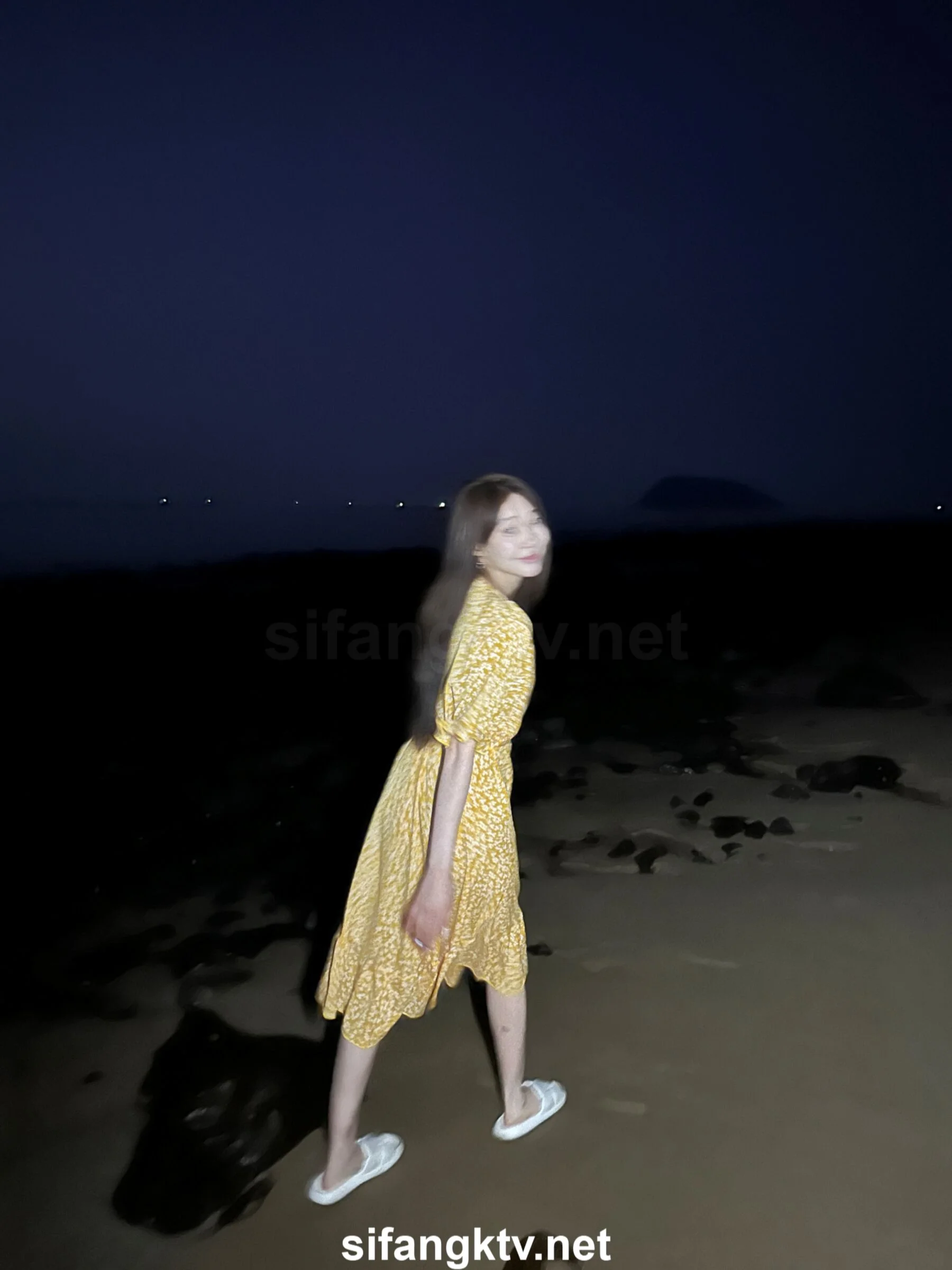 国模小初大尺度人体私拍套图 - Photo 747