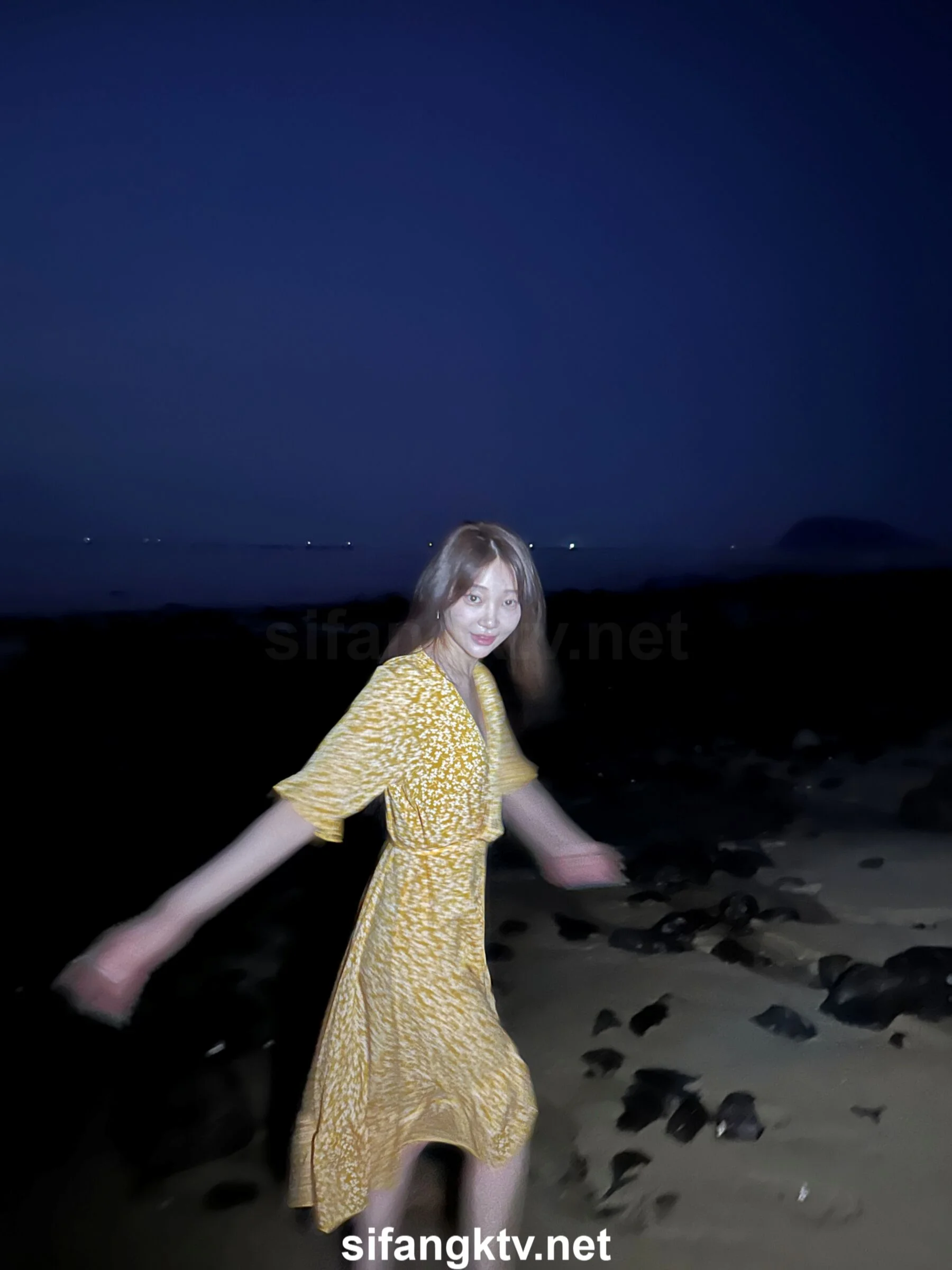 国模小初大尺度人体私拍套图 - Photo 748