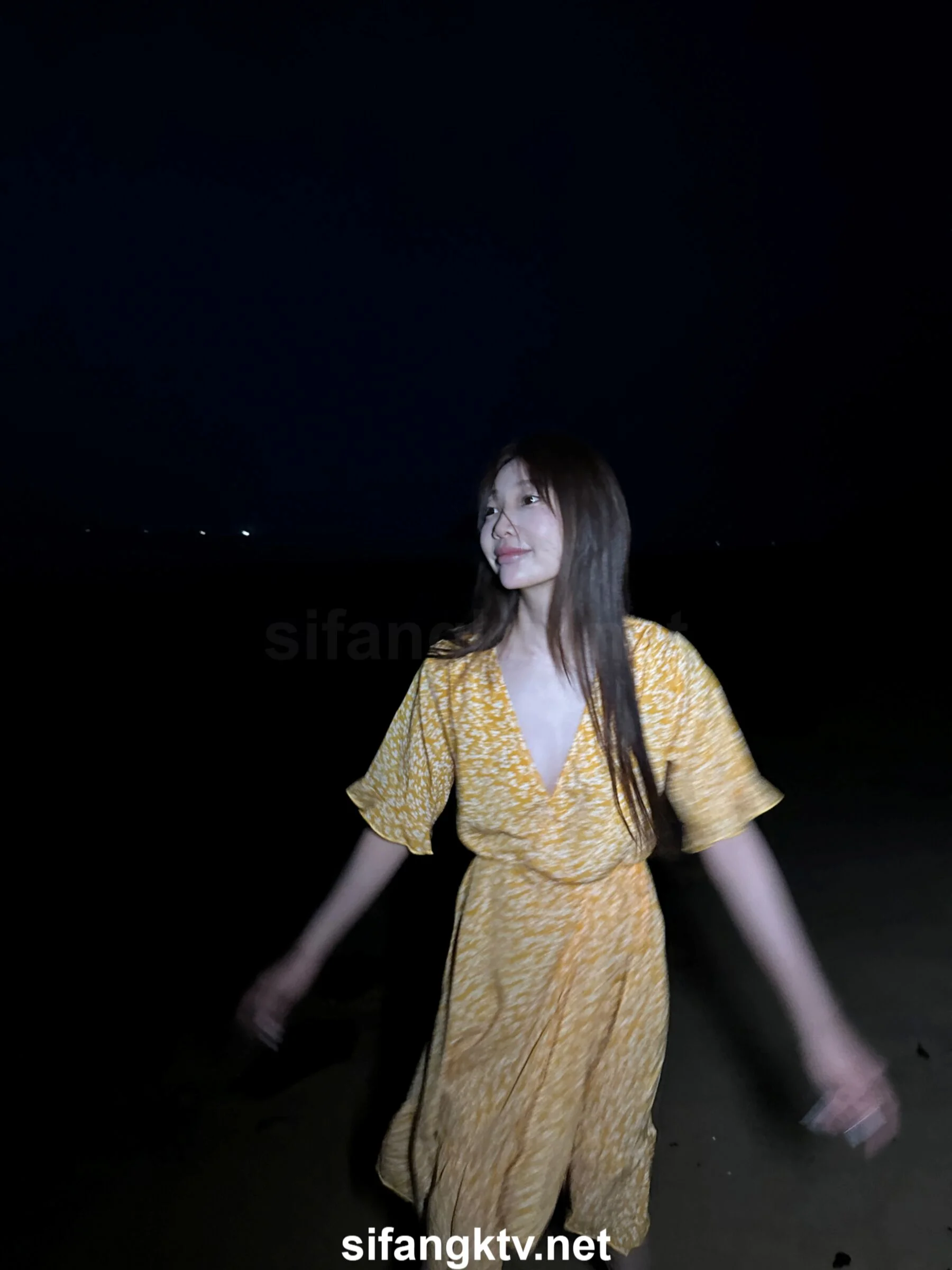 国模小初大尺度人体私拍套图 - Photo 758