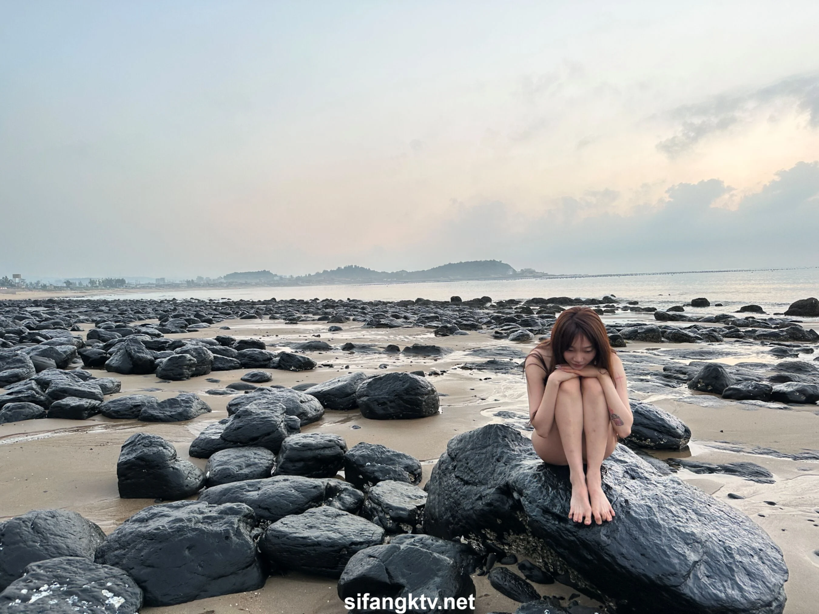 国模小初大尺度人体私拍套图 - Photo 825