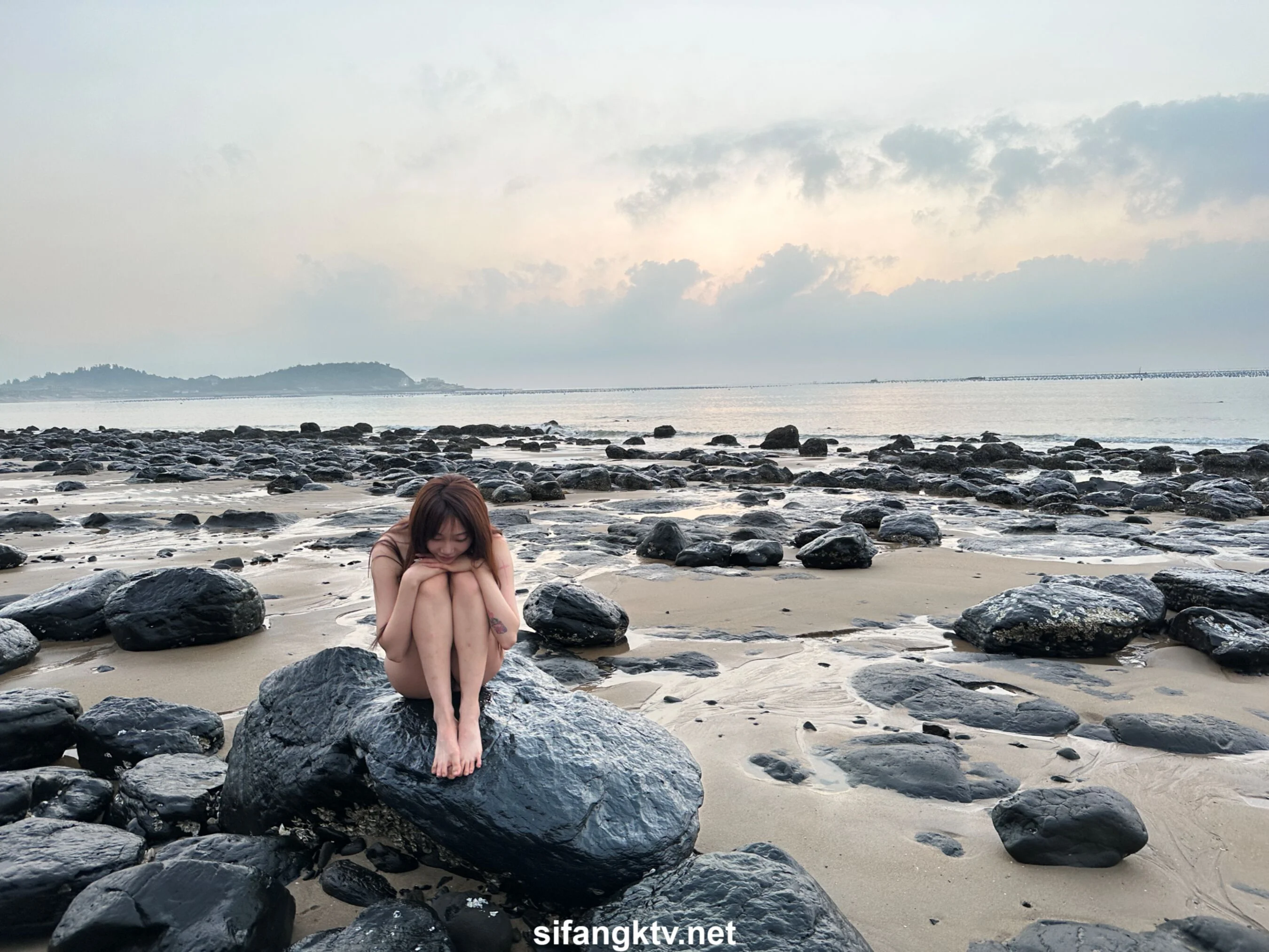 国模小初大尺度人体私拍套图 - Photo 828