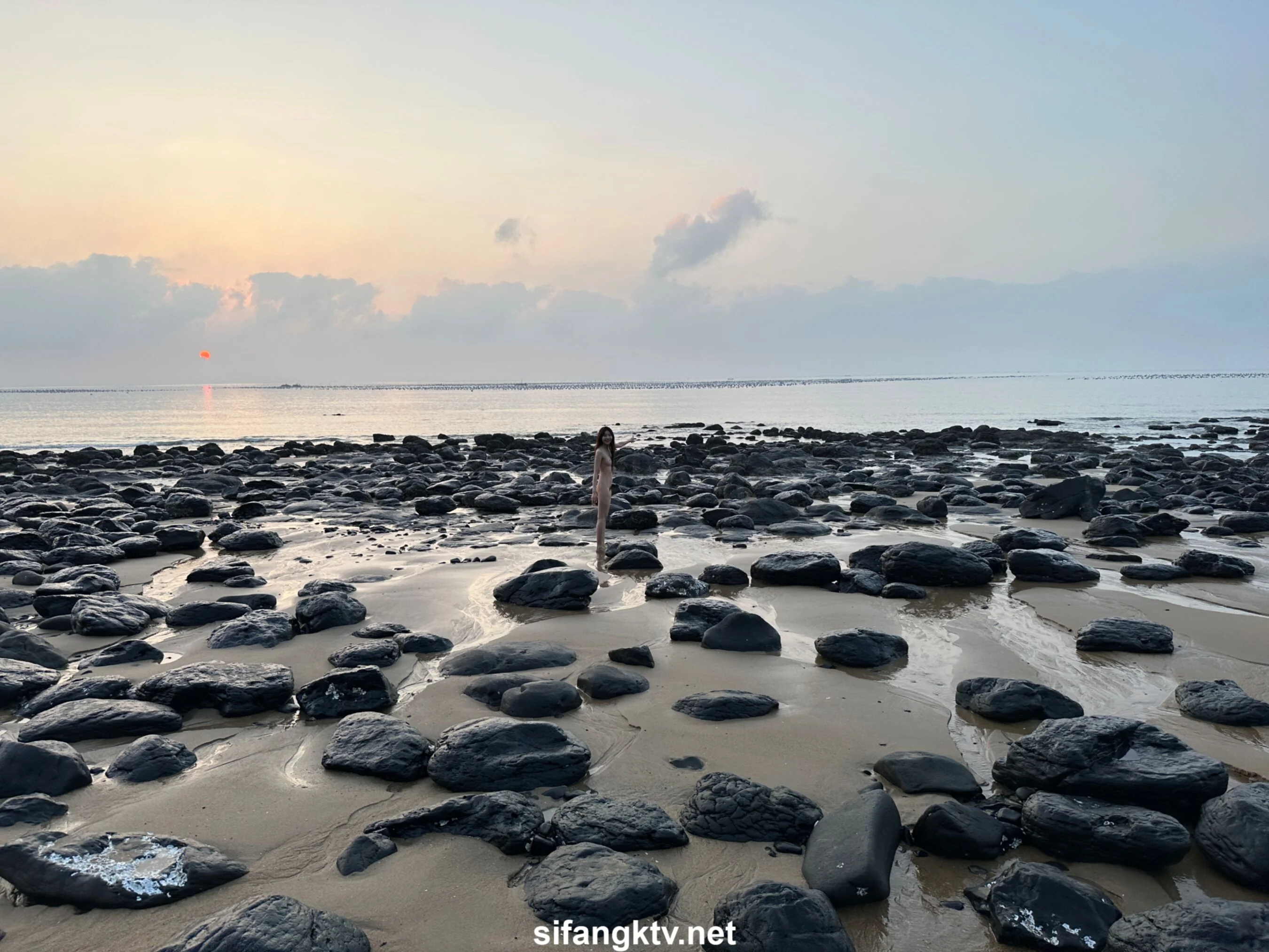 国模小初大尺度人体私拍套图 - Photo 841