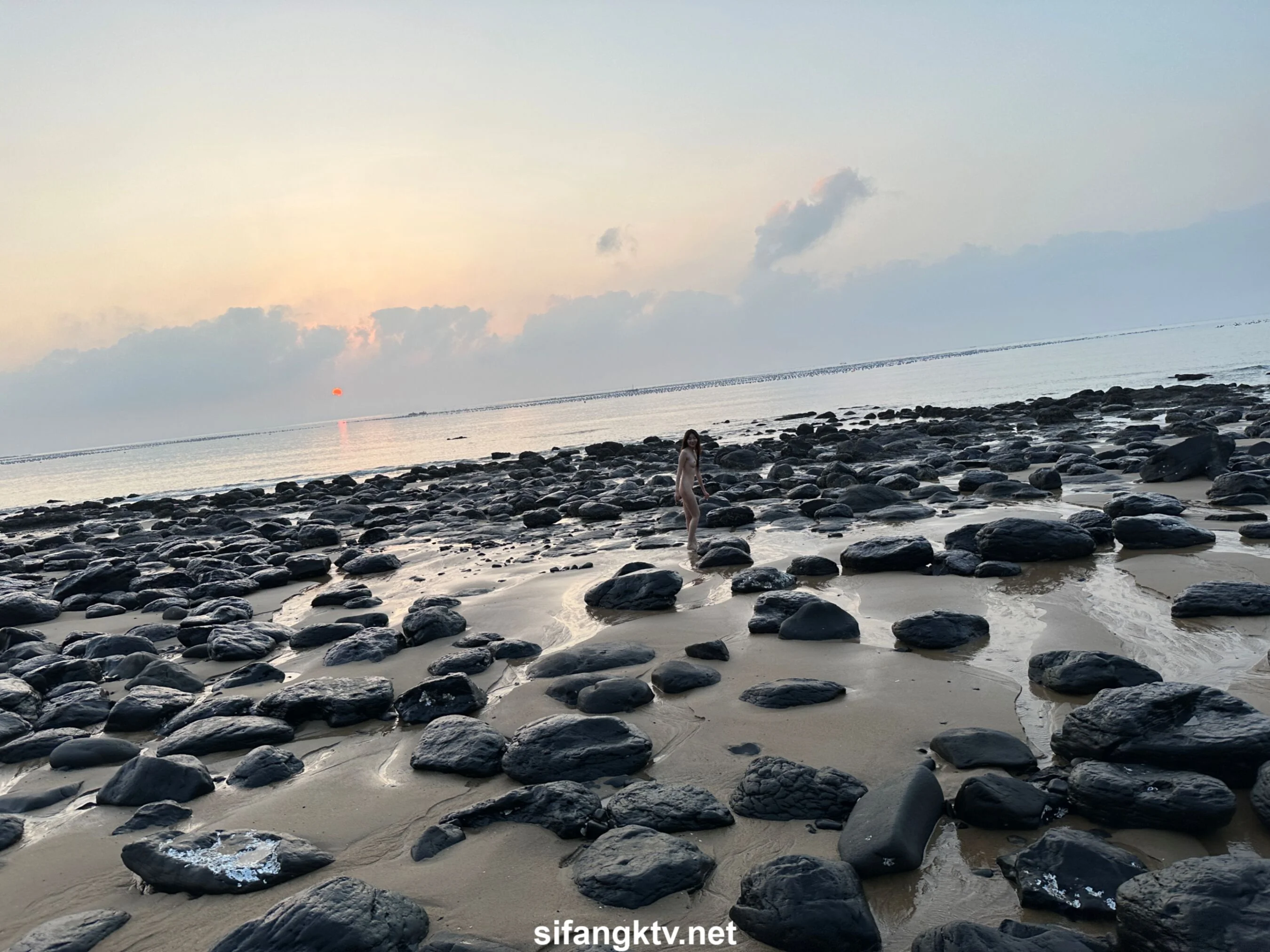 国模小初大尺度人体私拍套图 - Photo 842