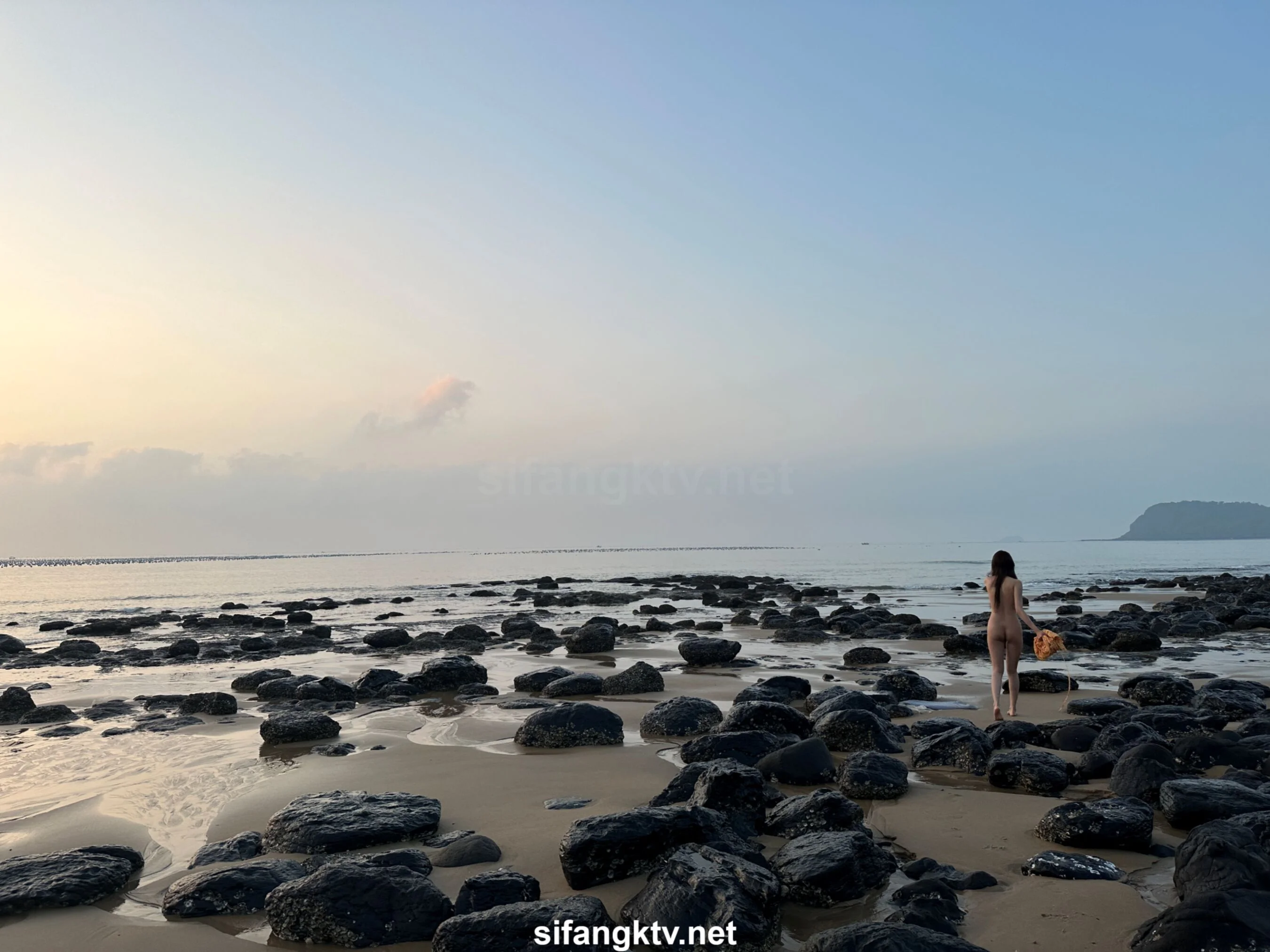 国模小初大尺度人体私拍套图 - Photo 855