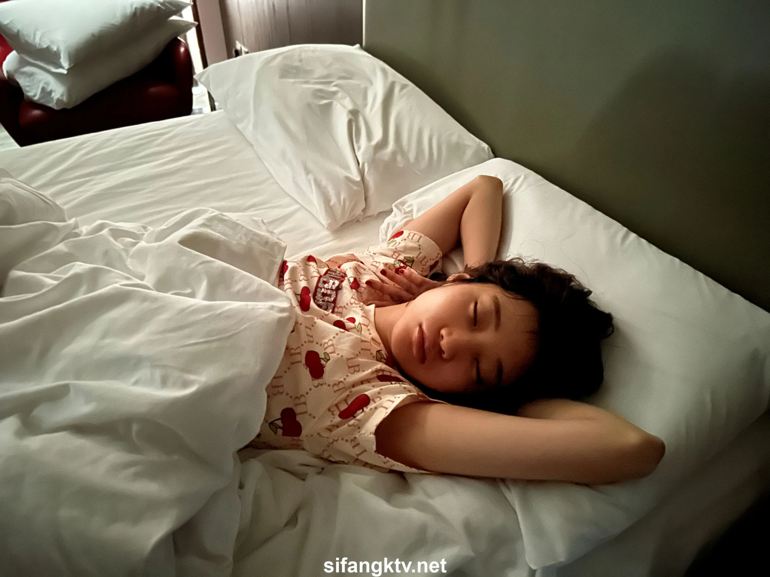 国模小初大尺度人体私拍套图 - Photo 1076